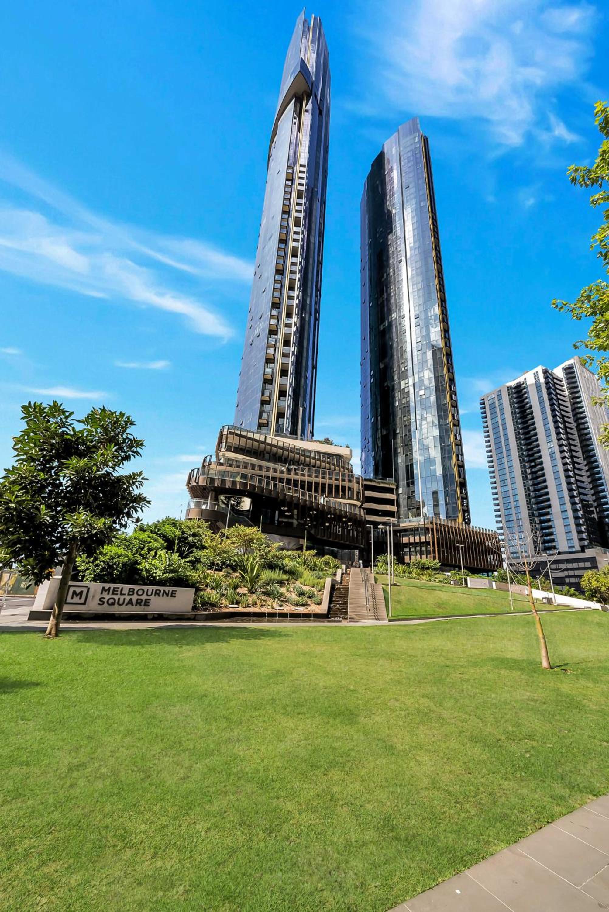 Melbourne Square Apartments