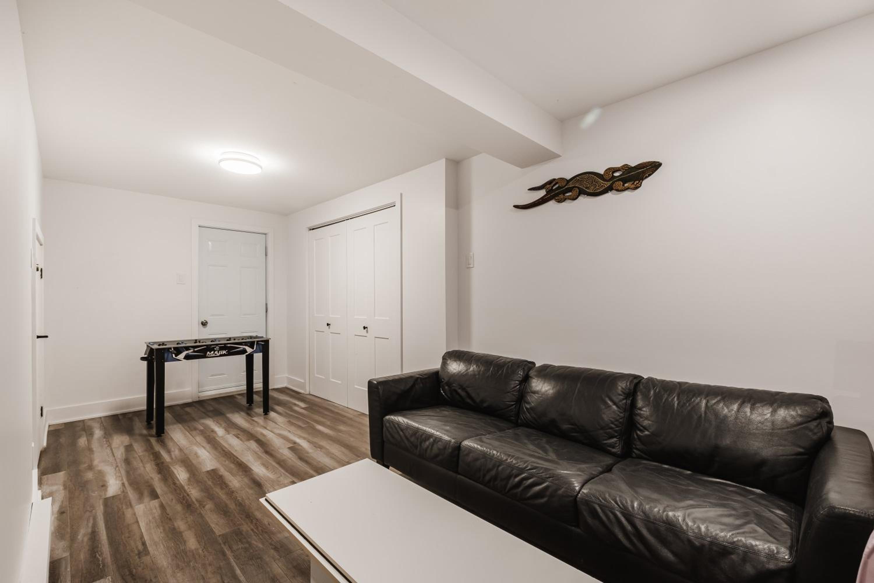 Maison à 2 chambres et sous-sol à Laval