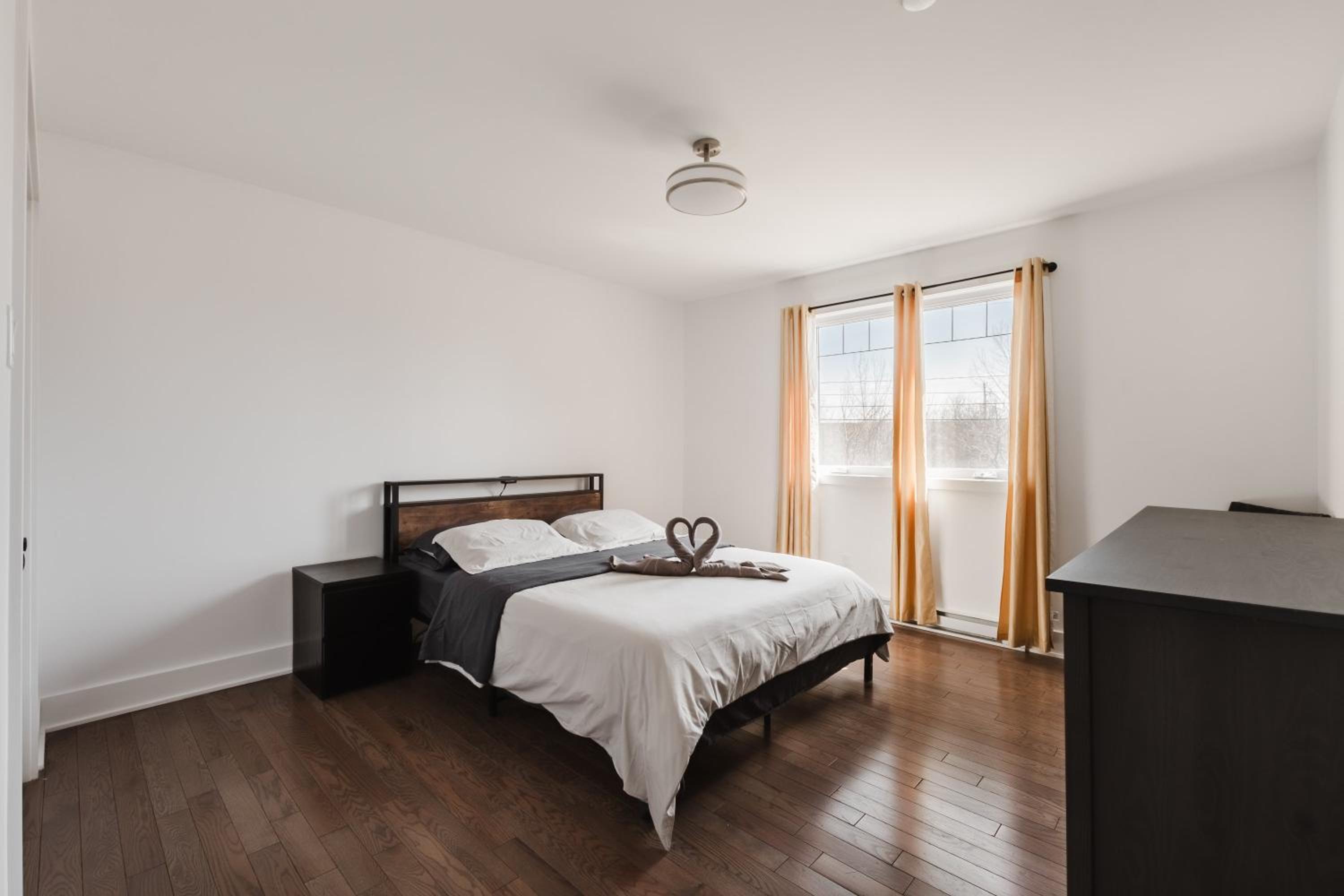 Maison à 2 chambres et sous-sol à Laval