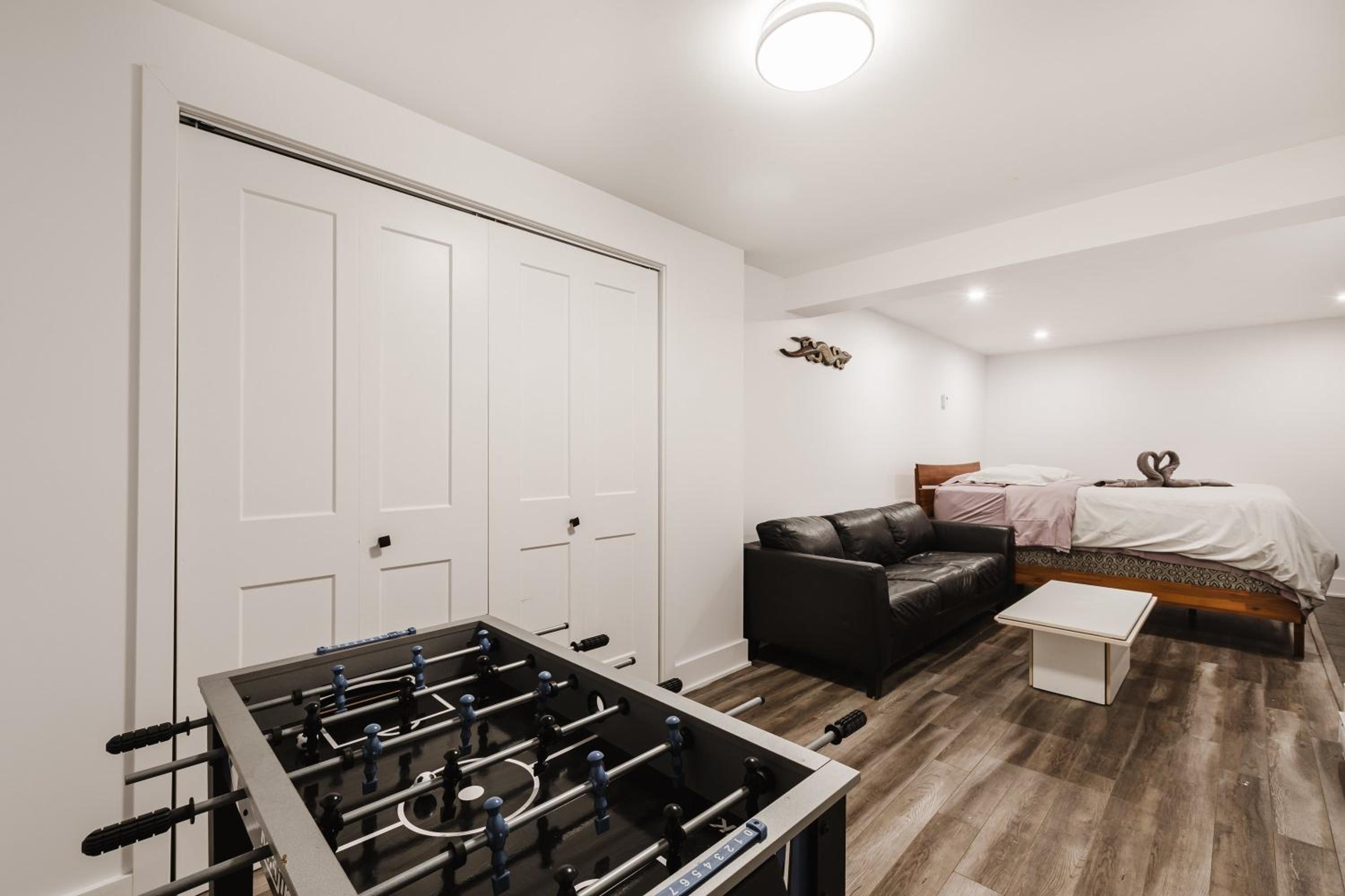 Maison à 2 chambres et sous-sol à Laval