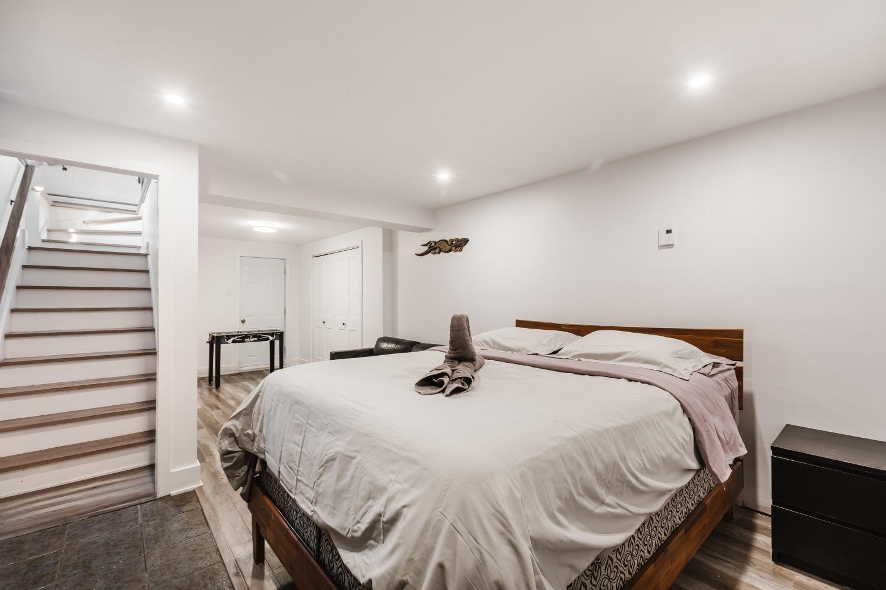 Maison à 2 chambres et sous-sol à Laval