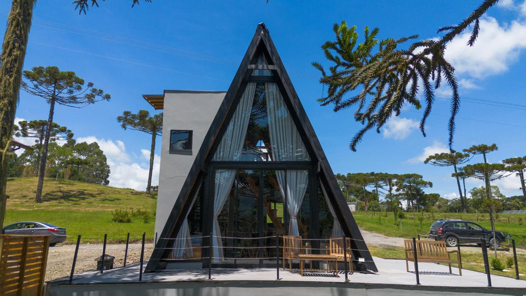 Hotel Chalé Romântico e Aconchegante com Hidro - Urubici - Image 1