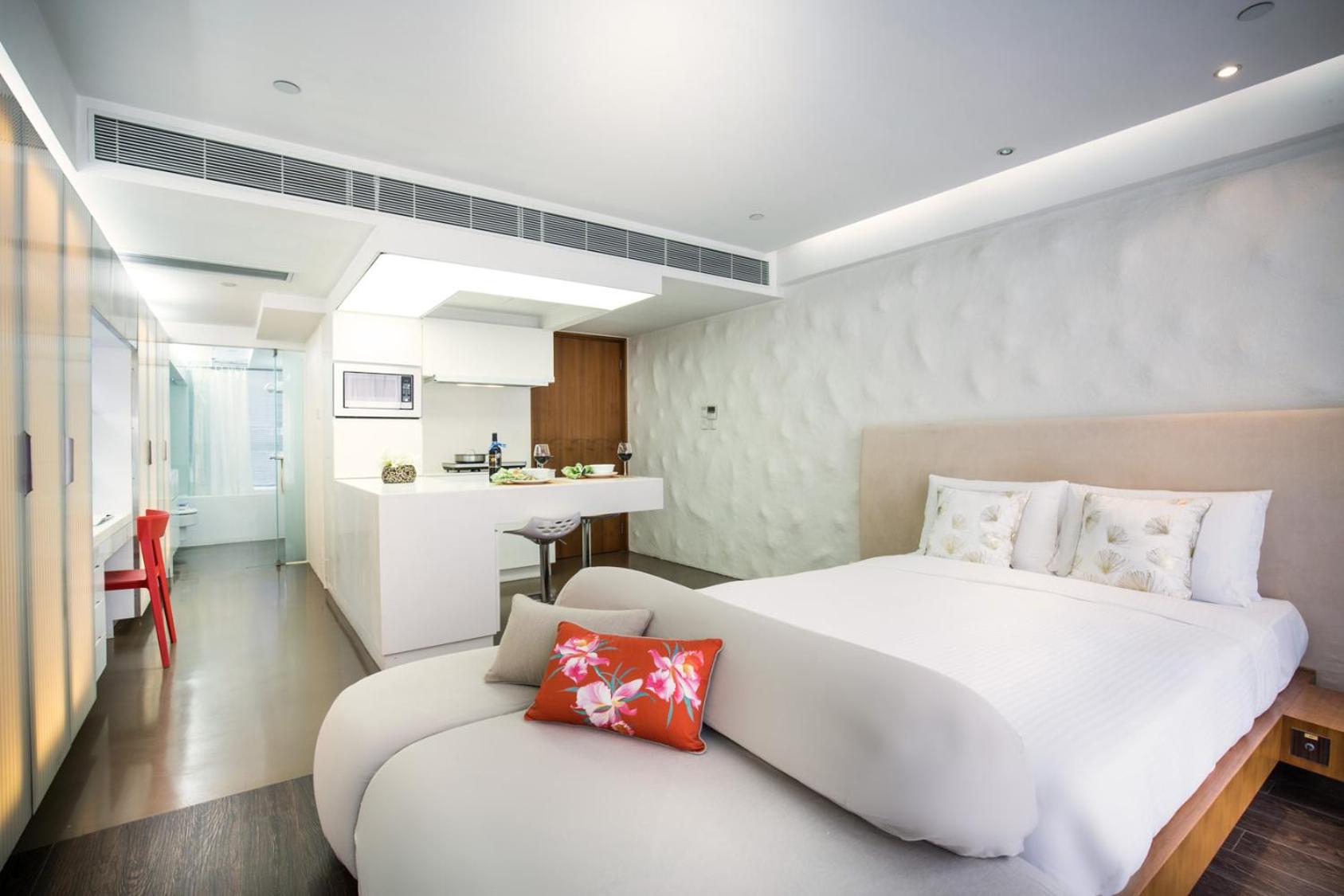 V Wanchai