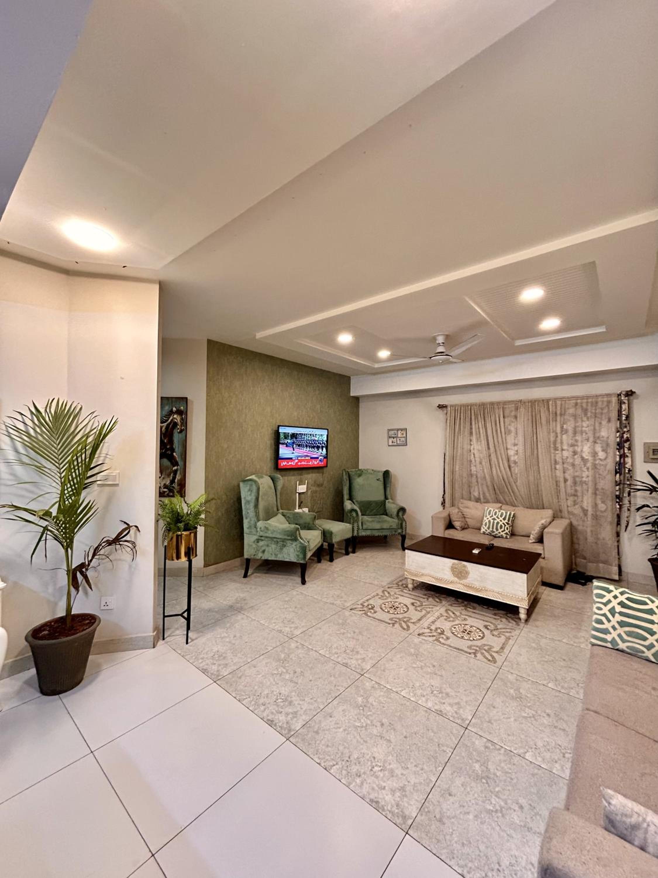 Capital Lagoon Hotel & Apartments