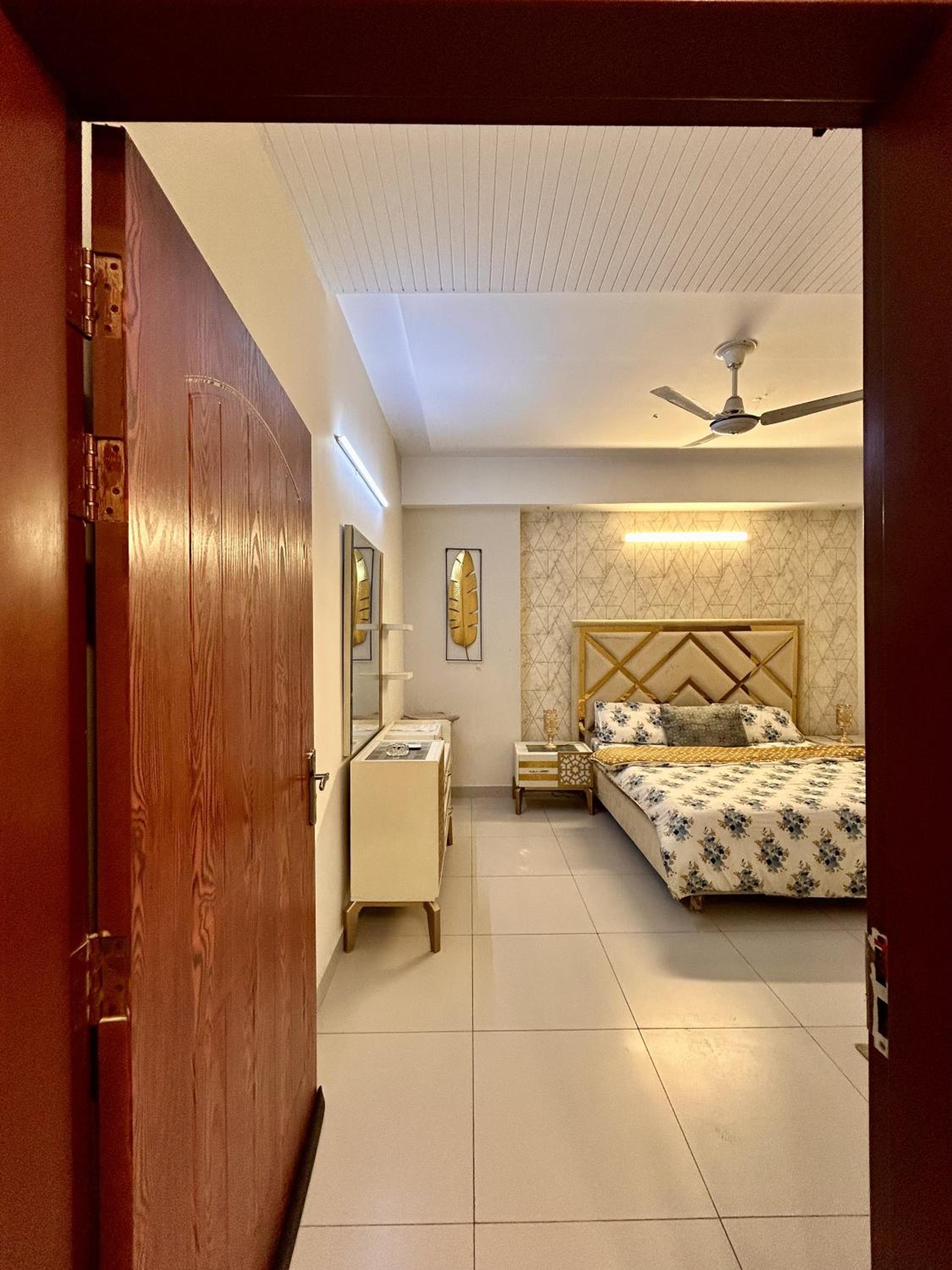 Capital Lagoon Hotel & Apartments