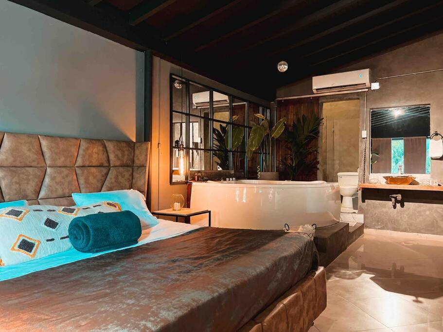 SUITE JACUZZI PROVENZA PROBLADO