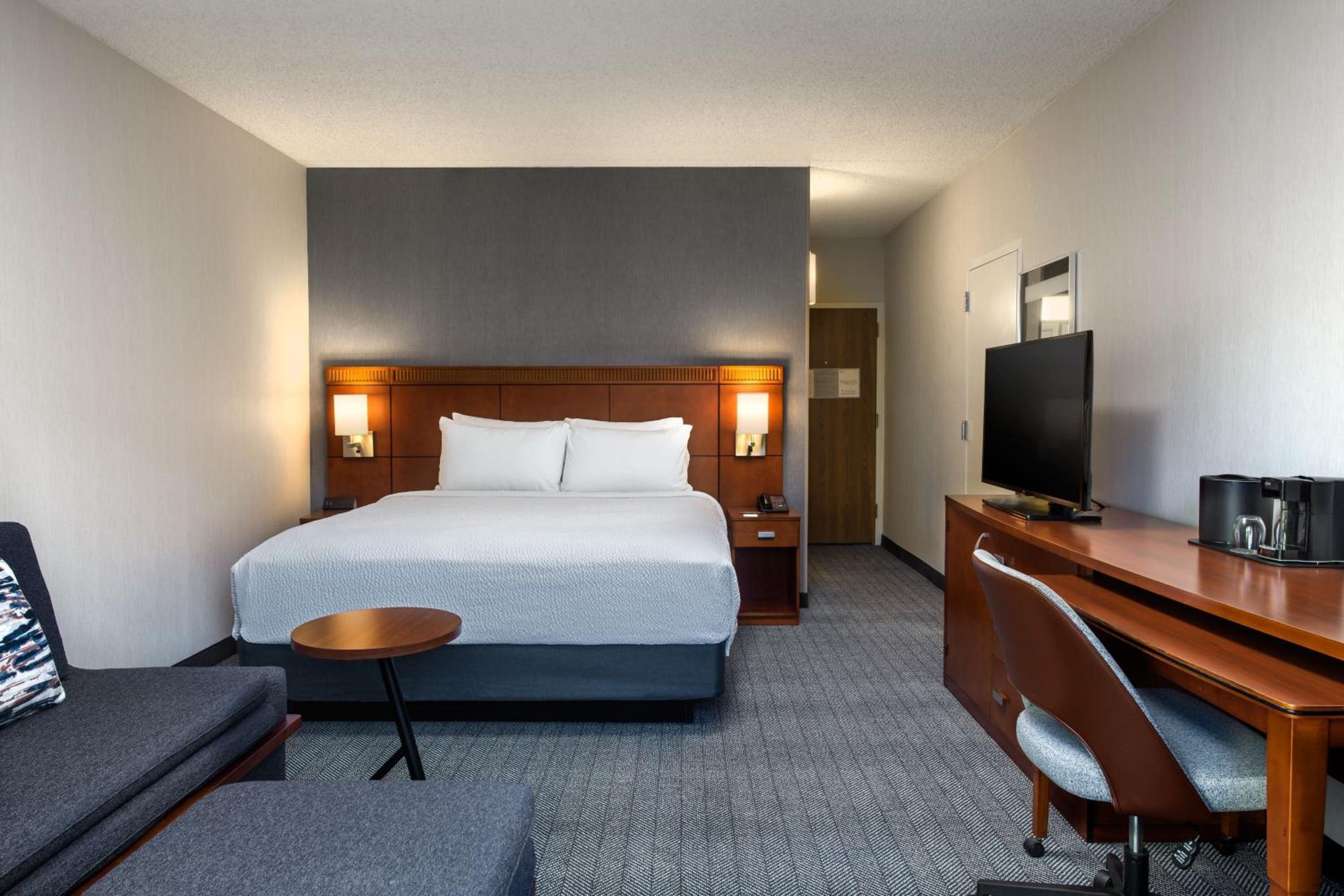 Phoenix Vacations - Courtyard by Marriott Phoenix North - Property Image 4