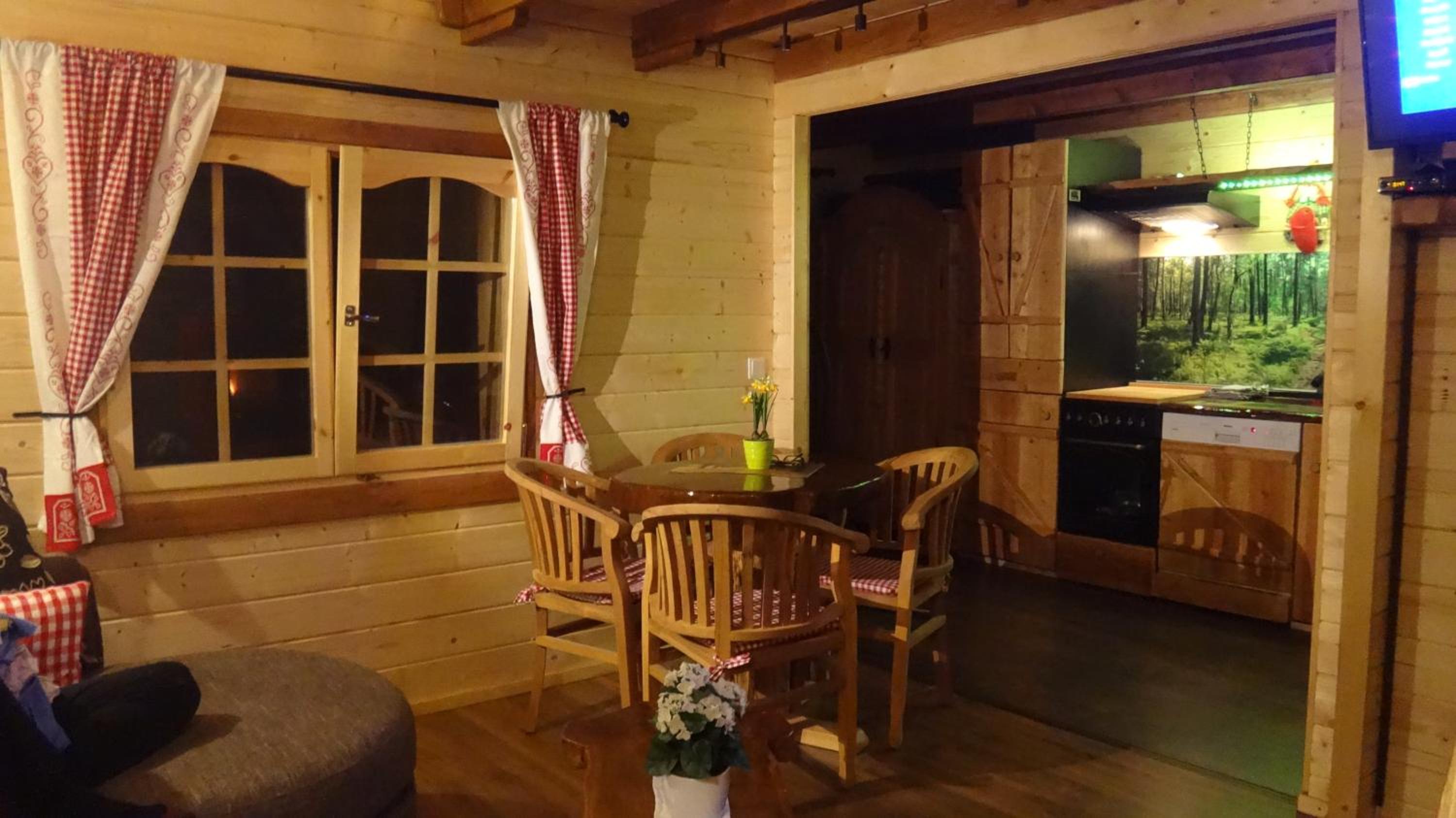 Holzhaus Waldwichtel am Wald und See