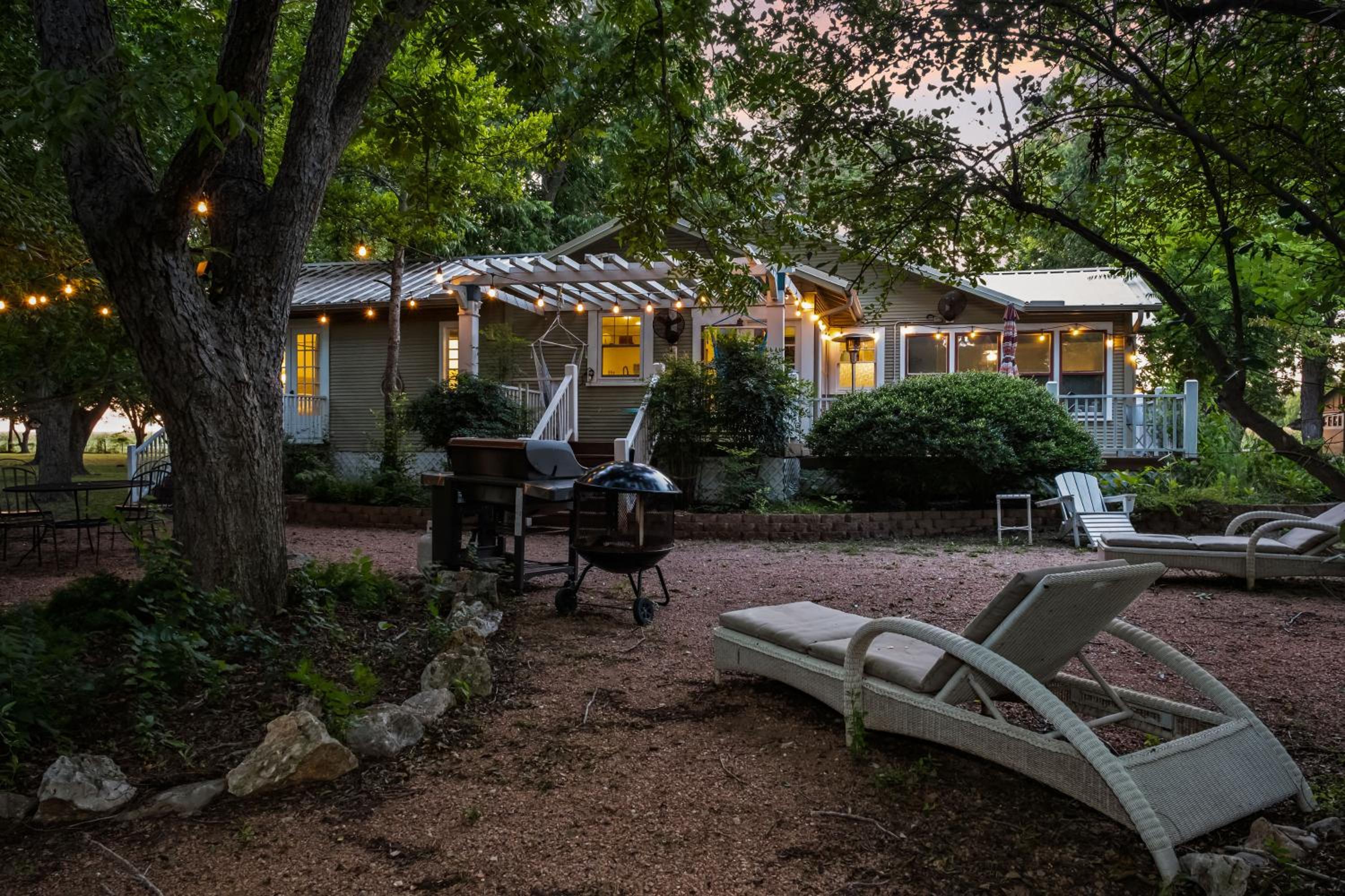 3 Houses 30 guests Country 14 acre Pecan Orchard view 3