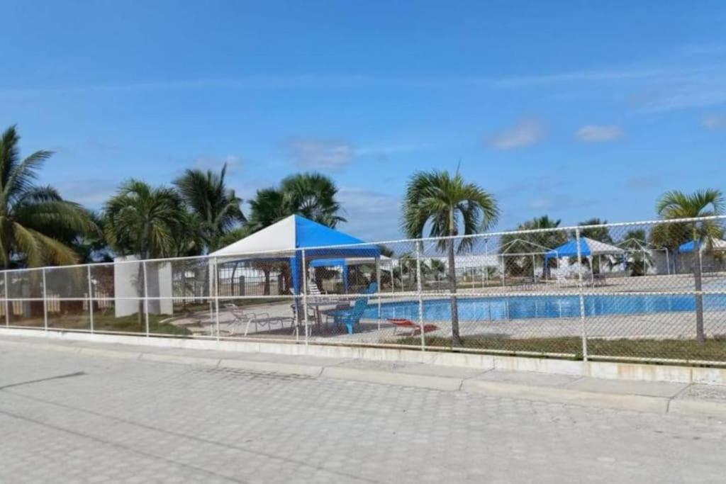 Hermosa casa playera en Ballenita Salinas