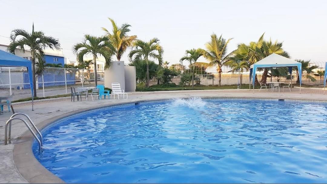 Hermosa casa playera en Ballenita Salinas