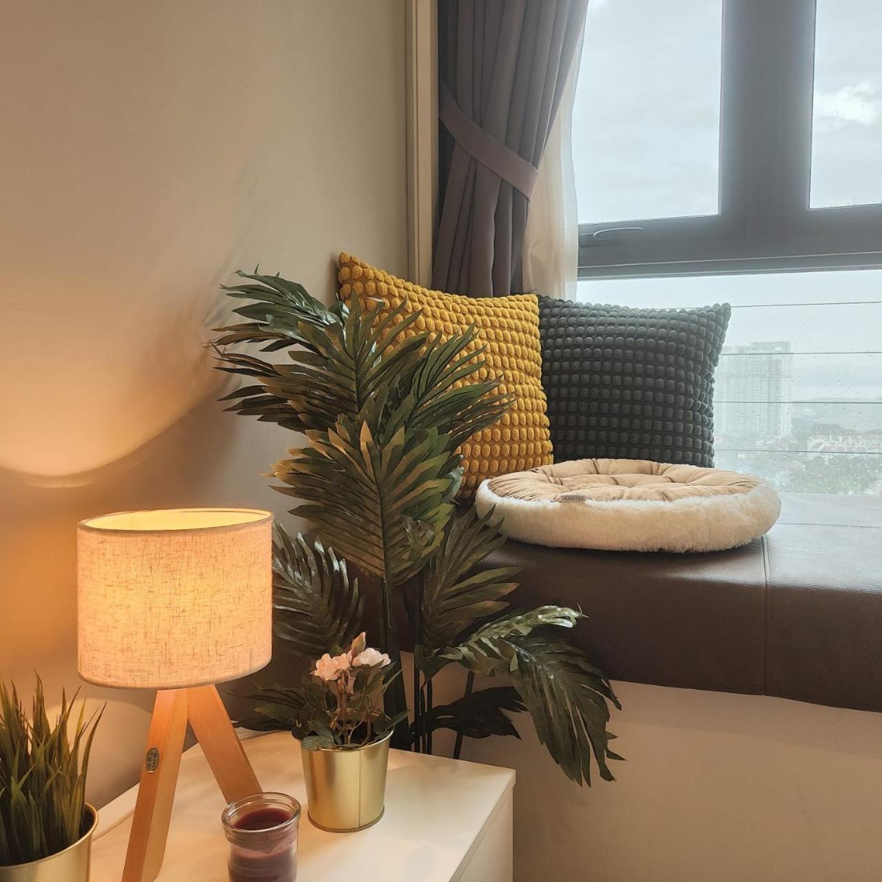seaview beach 4-13pax CIQ 5mins johor bahru KSL MIDVALLEY