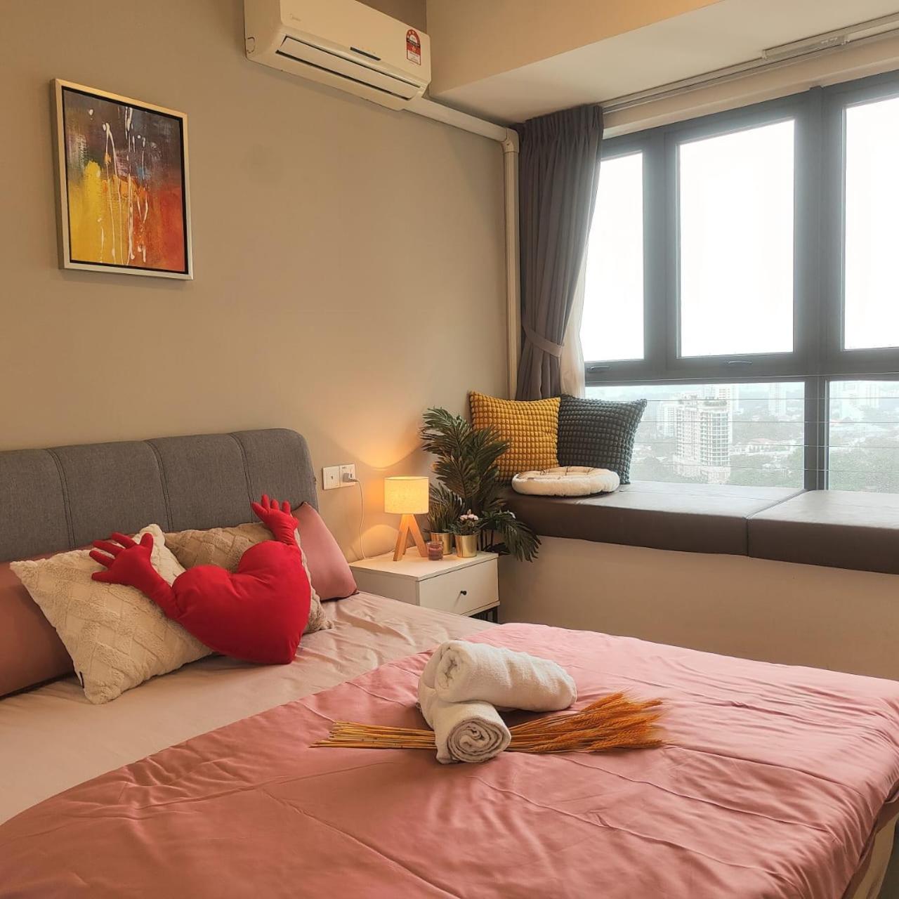 seaview beach 4-13pax CIQ 5mins johor bahru KSL MIDVALLEY