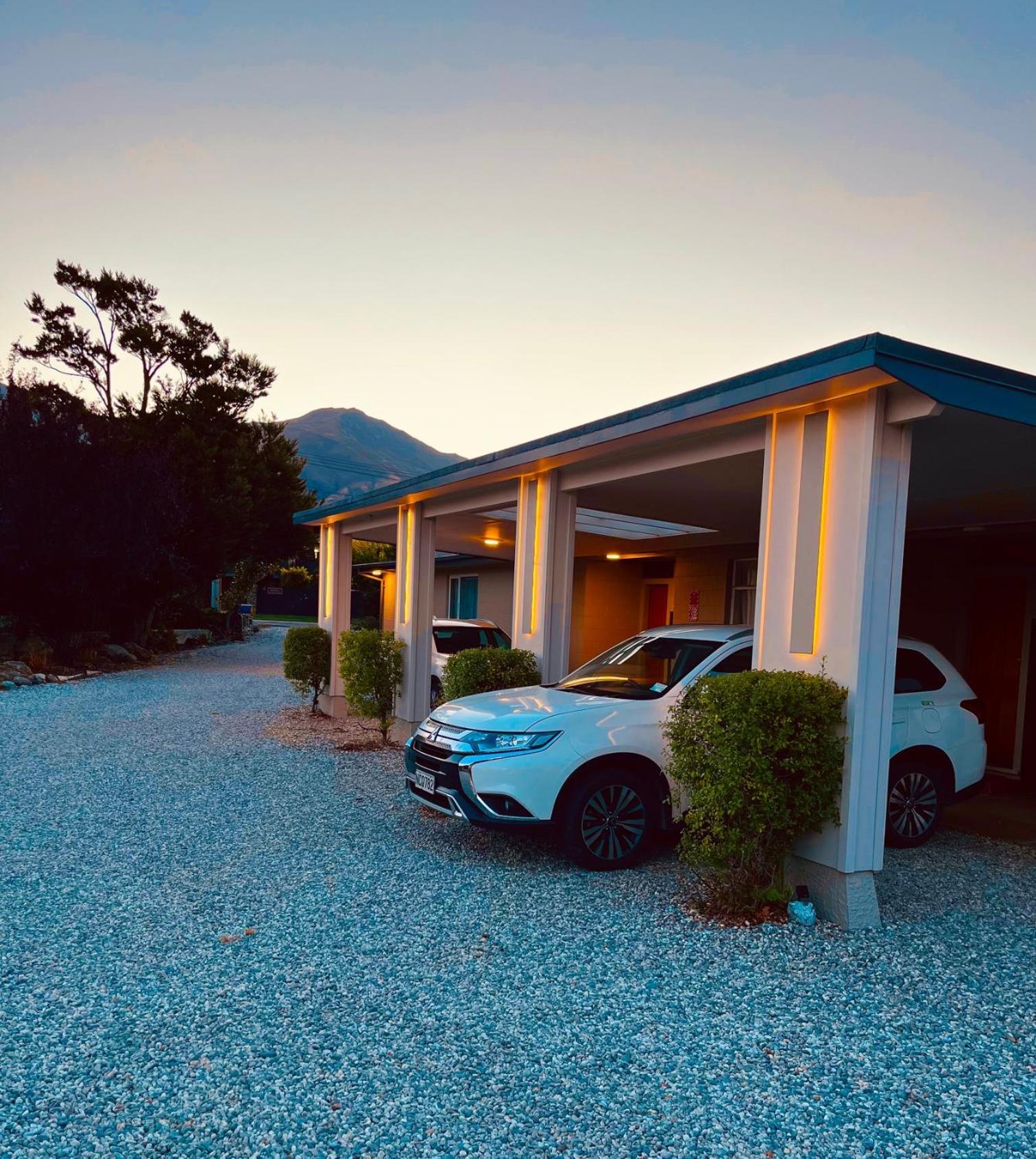 Manuka Crescent Motel