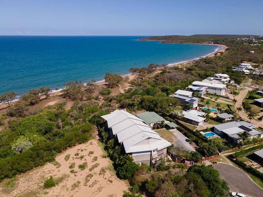 Loka Santi 13 - Beachfront penthouse with sea view