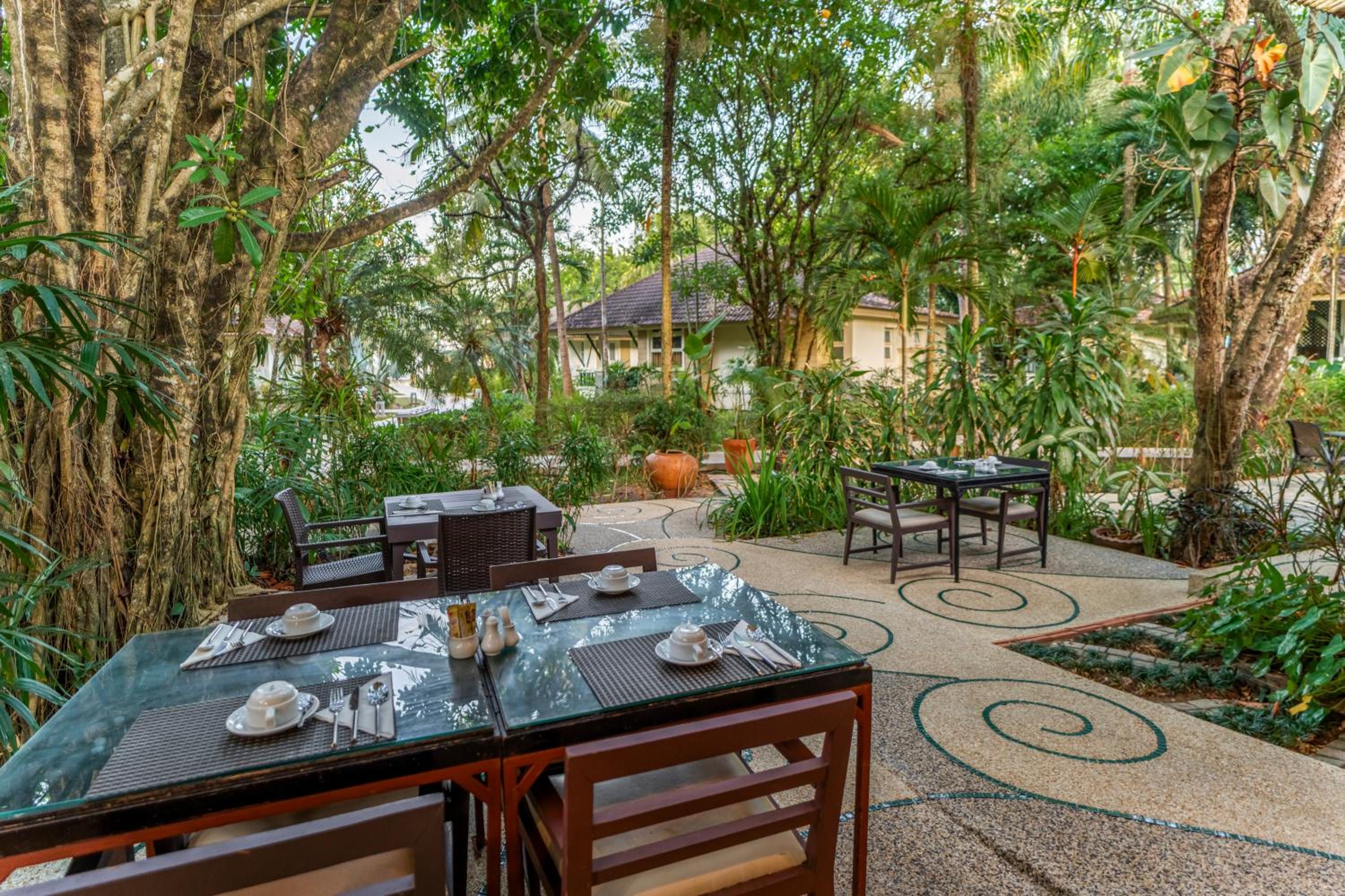 Baan Khaolak Beach Resort