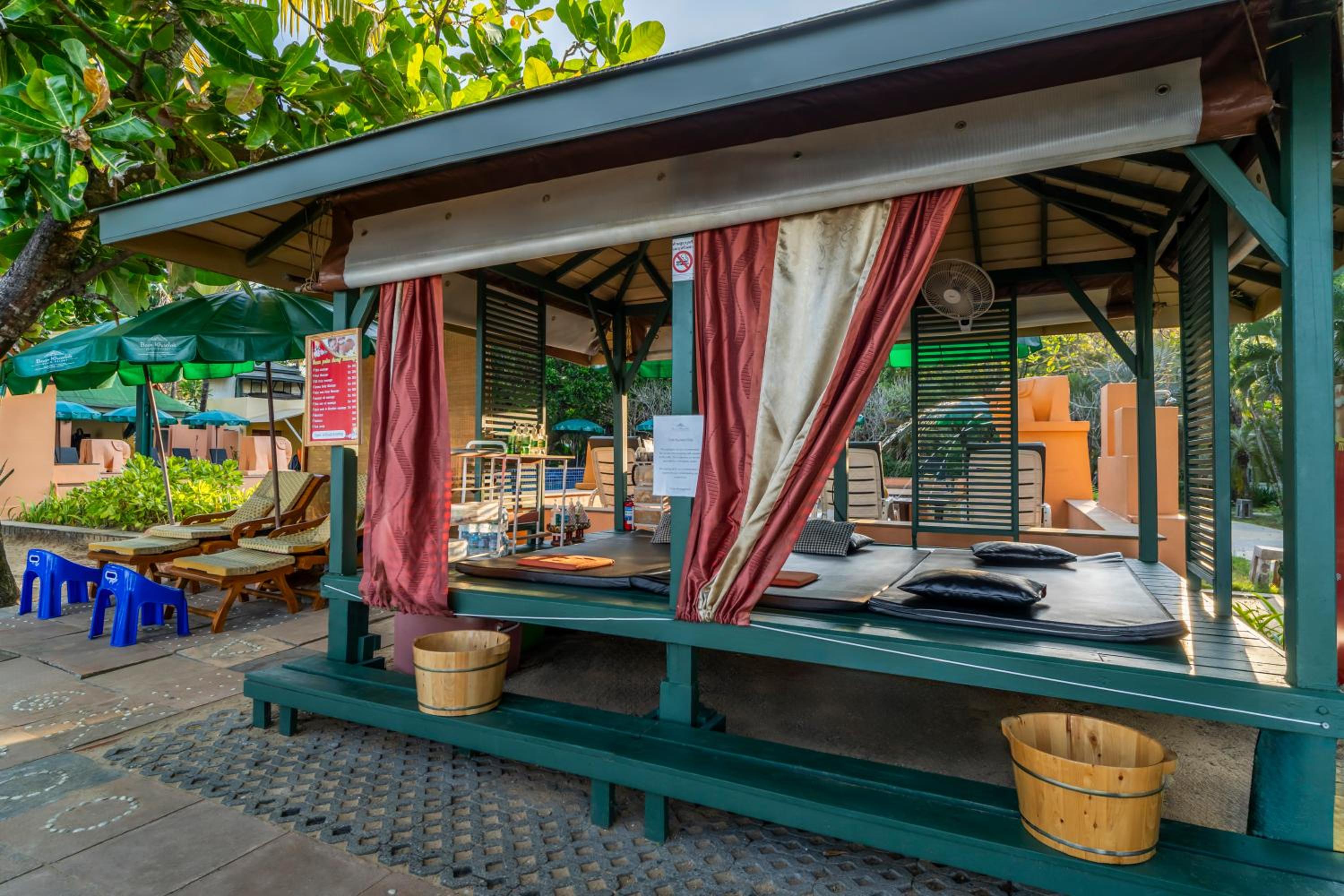 Baan Khaolak Beach Resort