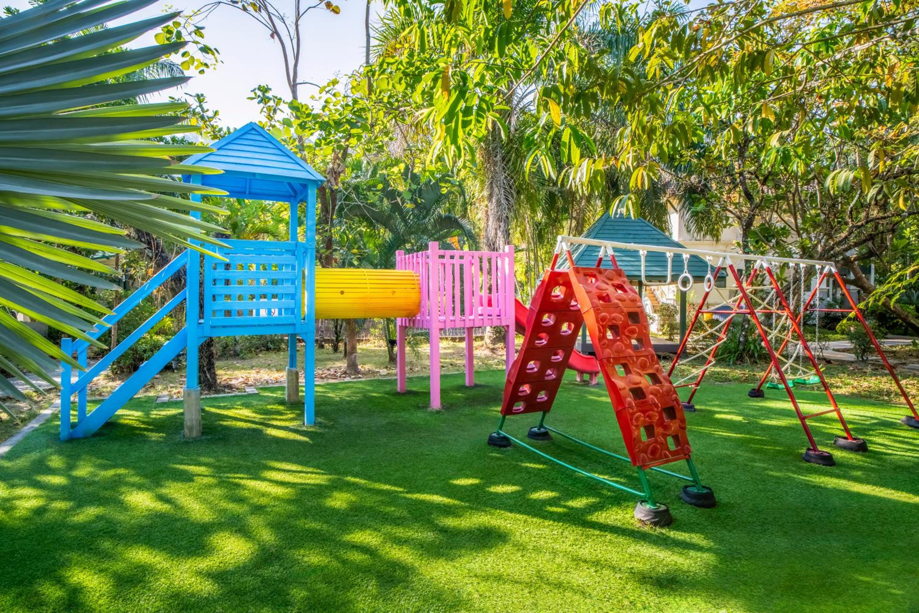 Baan Khaolak Beach Resort