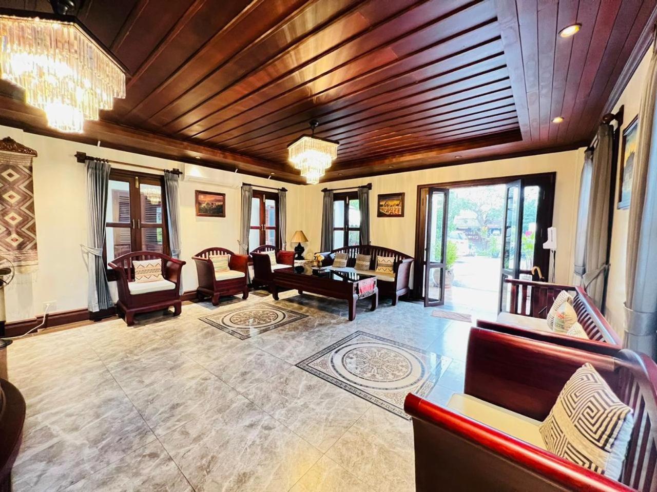 Houngvilai Hotel