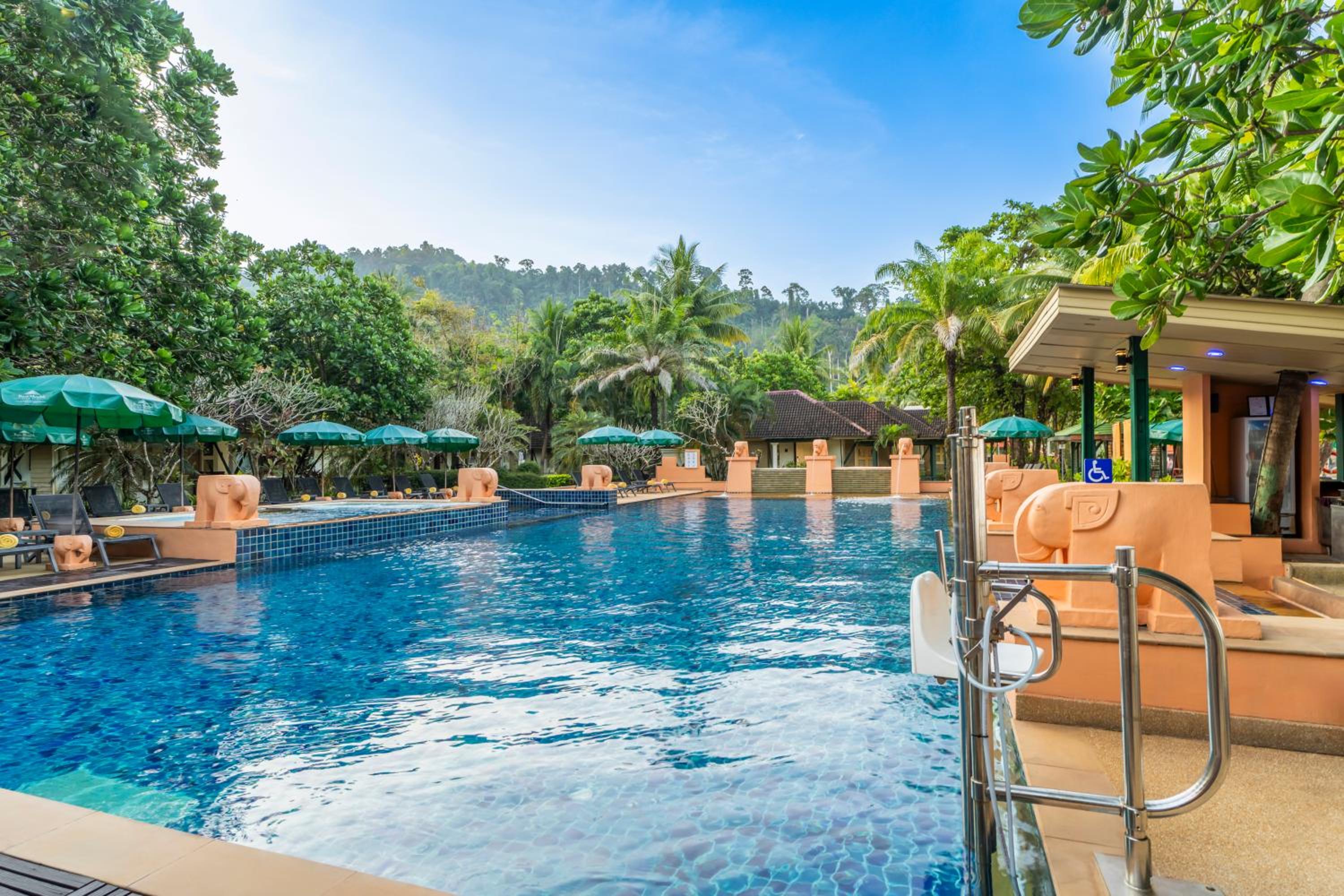 Baan Khaolak Beach Resort