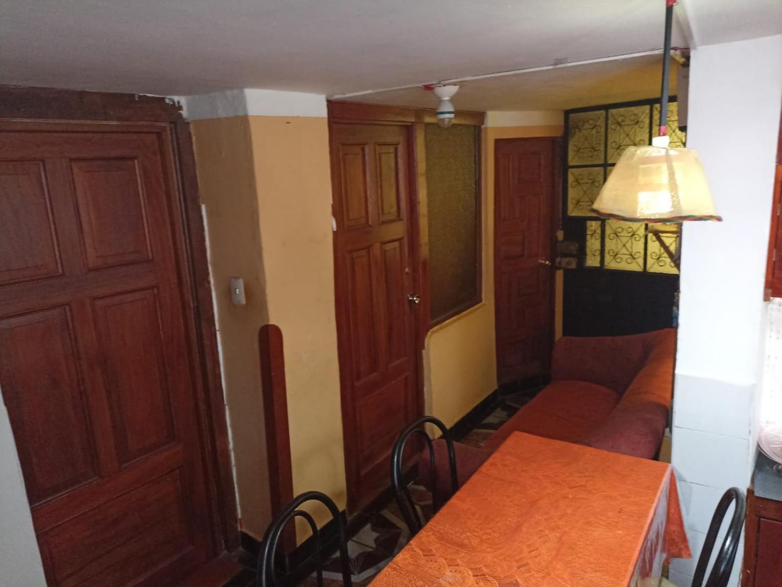 CASA HOSPEDAJE FAMILIAR LOAIZA