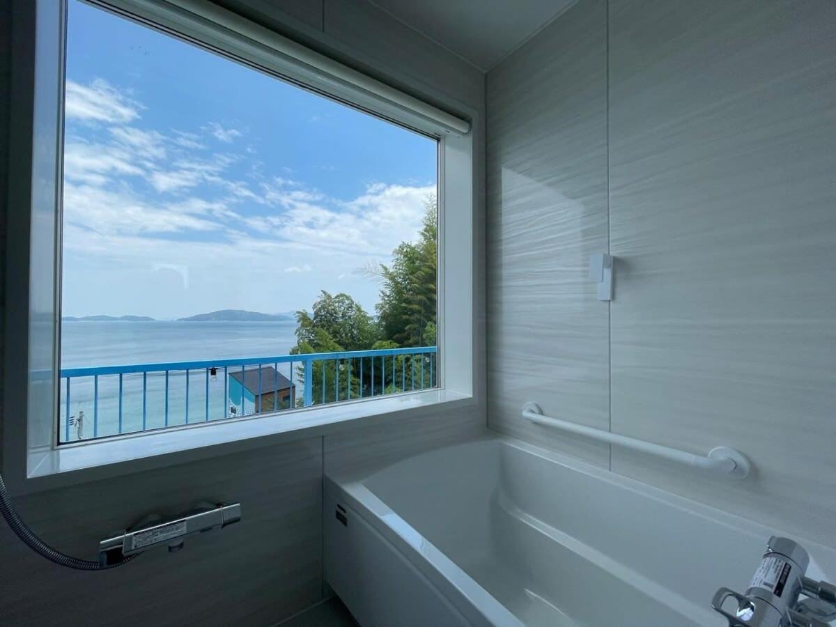 bLOCAL AO house - 1 BR House with Ocean View Few min walk to the beach view 2