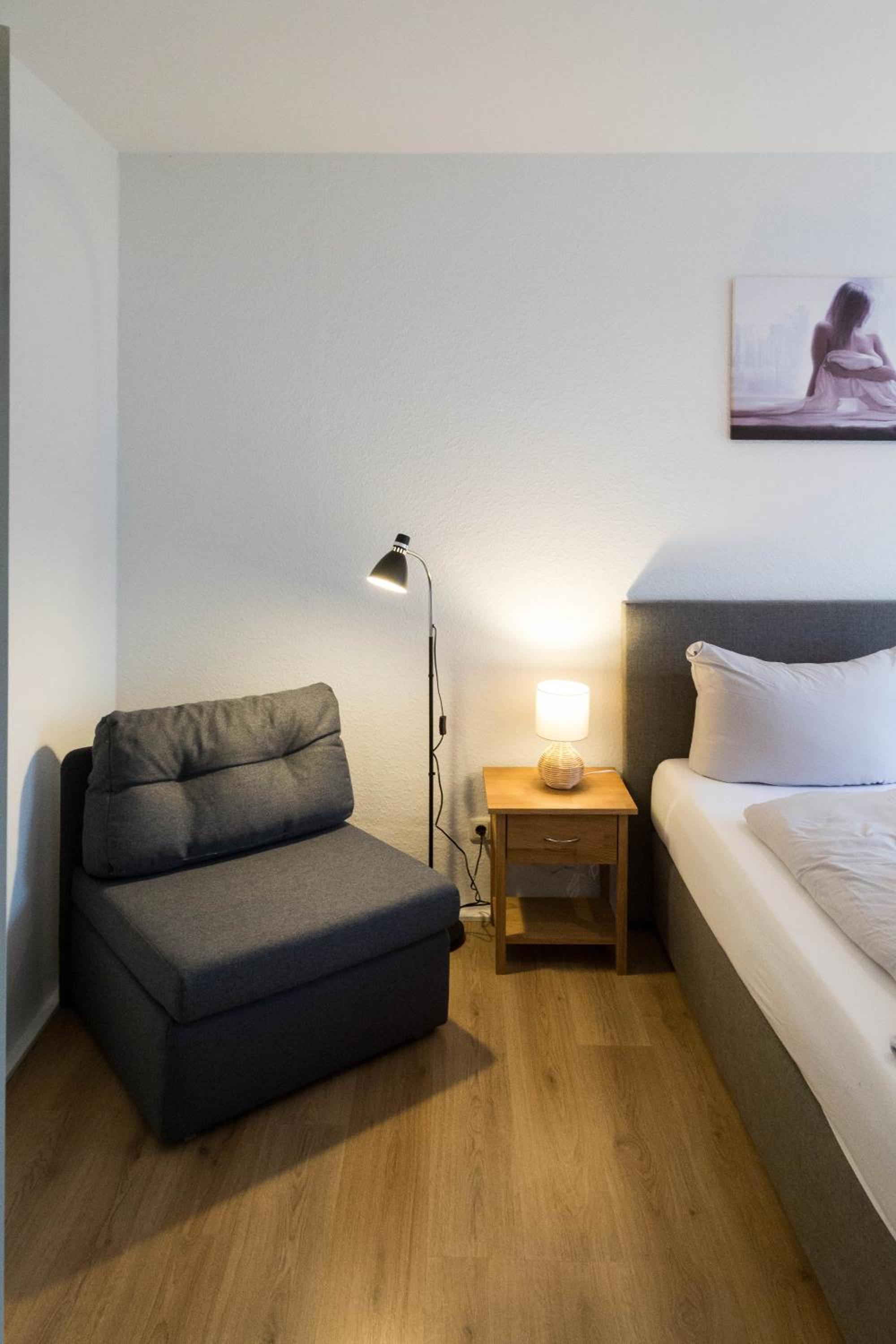 Studiowohnungen Am Neuberinhaus F&G Apartments