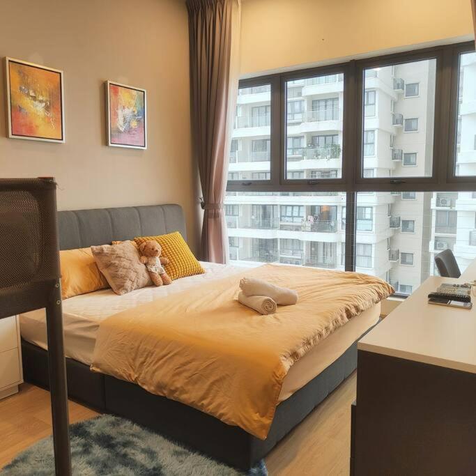 Bench/seaviews4-13pax/JohorBahru 9B amberside