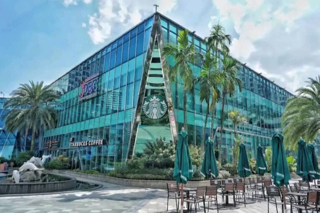 Bench/seaviews4-13pax/JohorBahru 9B amberside
