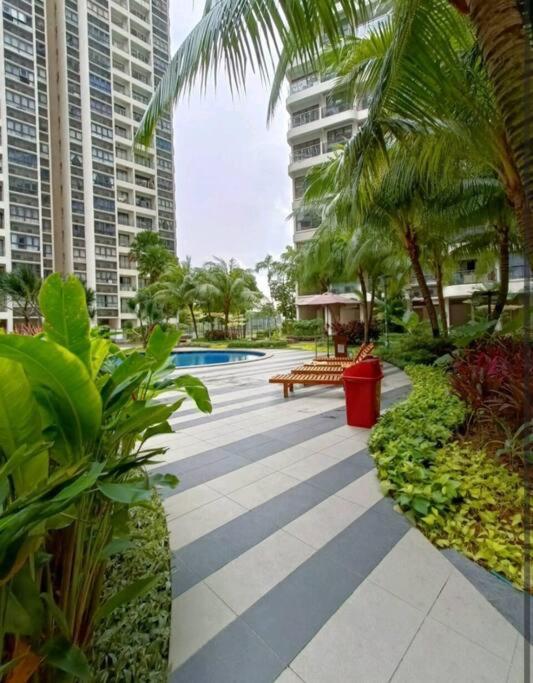 Bench/seaviews4-13pax/JohorBahru 9B amberside