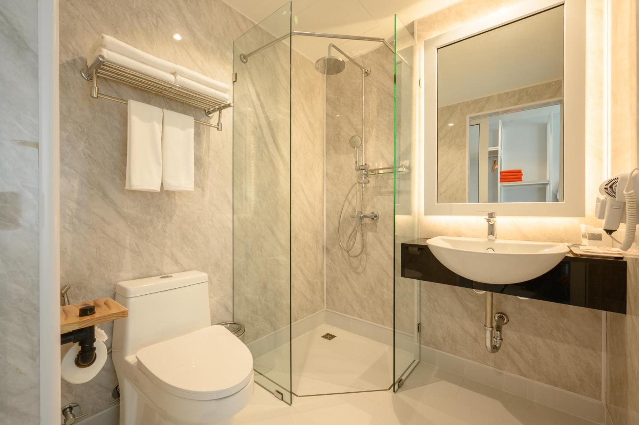 Tour De Phuket Hotel - SHA Plus