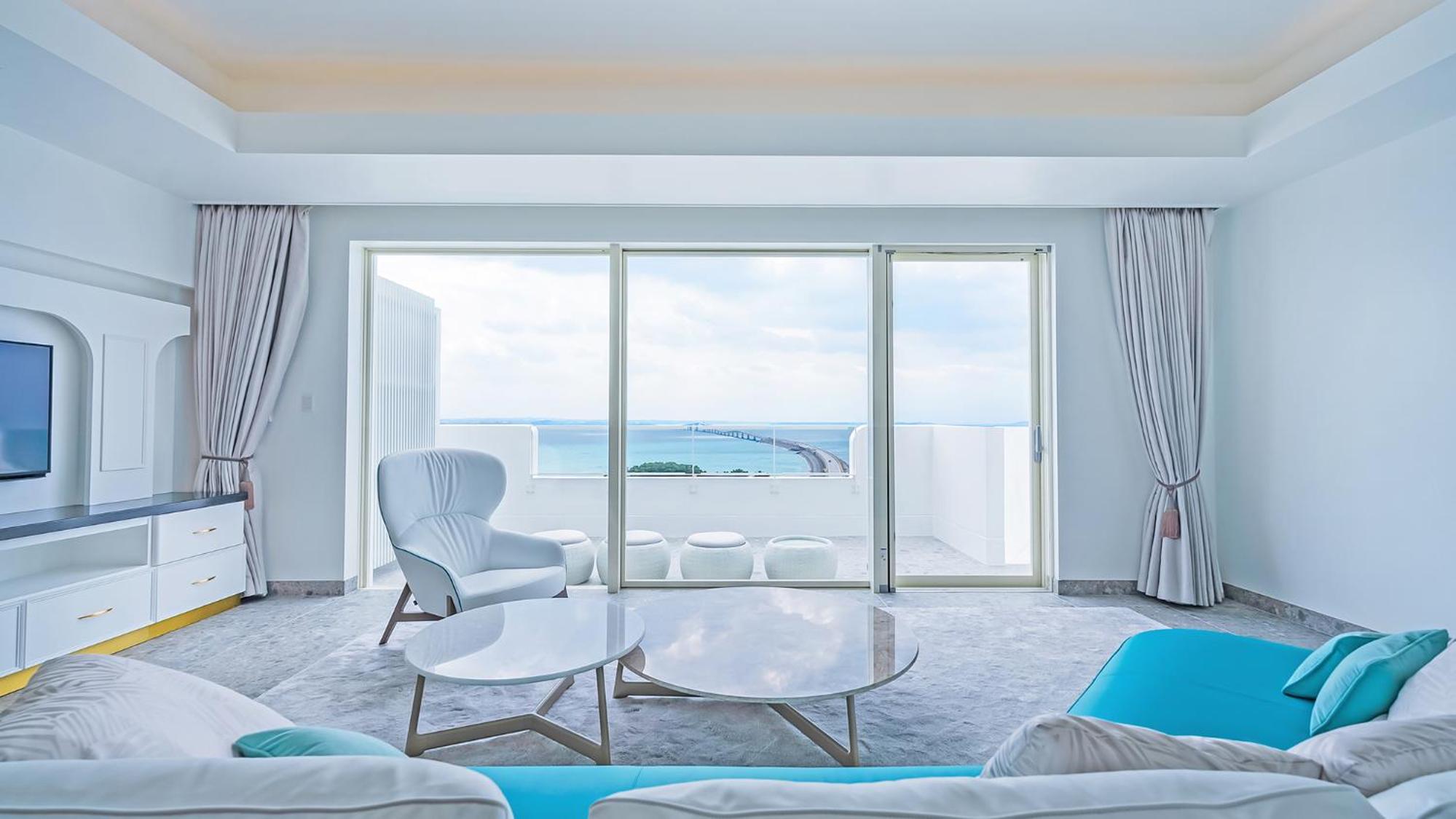 SANTORINI HOTEL&VILLAS MIYAKOJIMA view 3