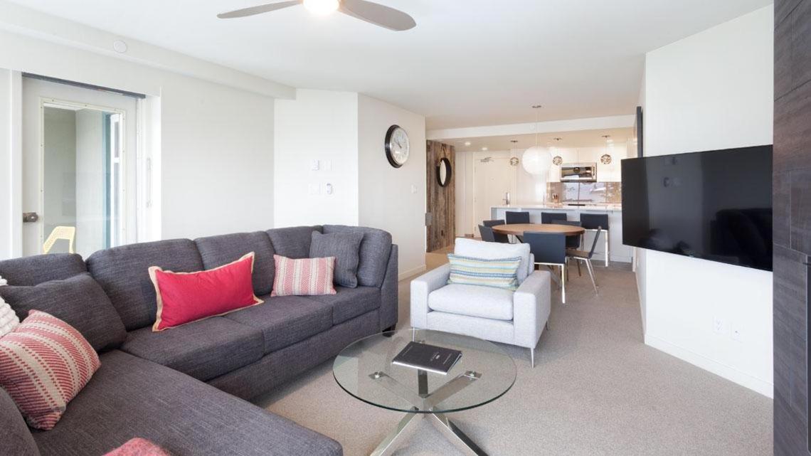 Woodrun Lodge 307 | Sleek Slopeside Unit w/ Pool, Hot Tub, & Heated Floors