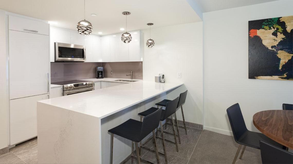 Woodrun Lodge 307 | Sleek Slopeside Unit w/ Pool, Hot Tub, & Heated Floors