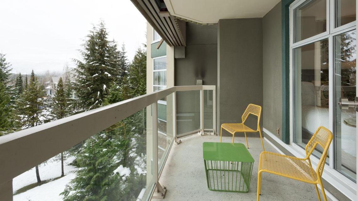 Woodrun Lodge 307 | Sleek Slopeside Unit w/ Pool, Hot Tub, & Heated Floors