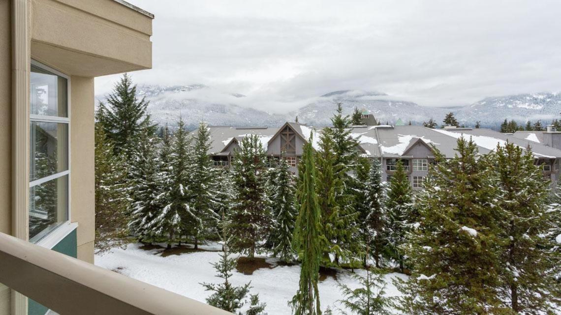 Woodrun Lodge 307 | Sleek Slopeside Unit w/ Pool, Hot Tub, & Heated Floors