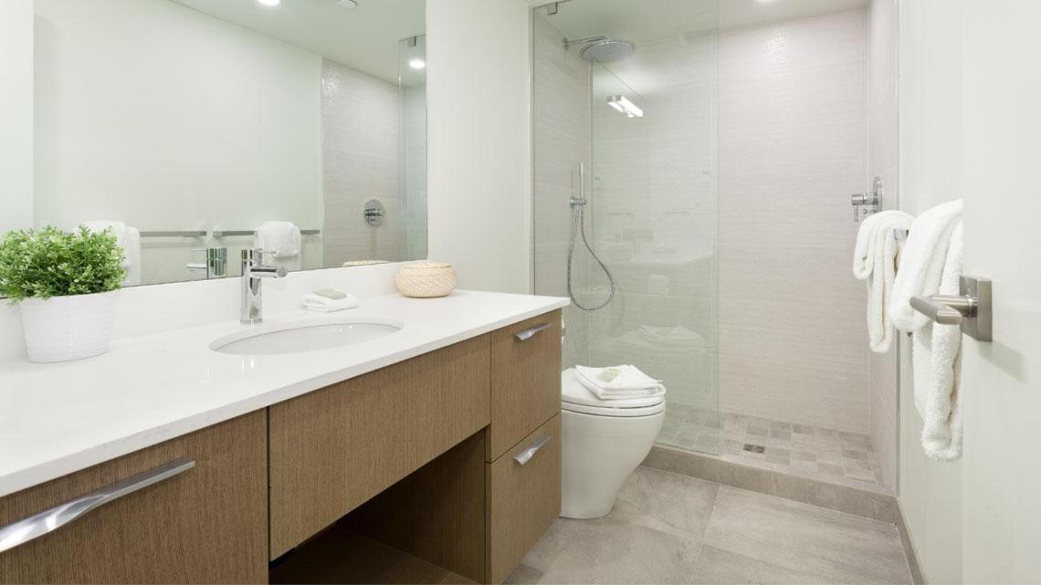 Woodrun Lodge 307 | Sleek Slopeside Unit w/ Pool, Hot Tub, & Heated Floors