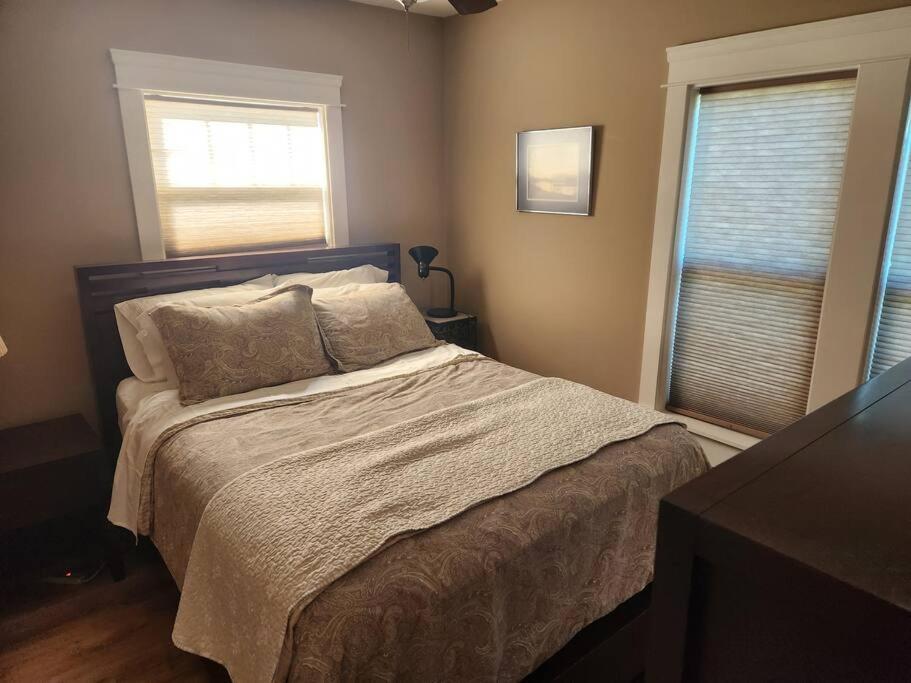 Albany Vacations - The Lincoln House - Property Image 2