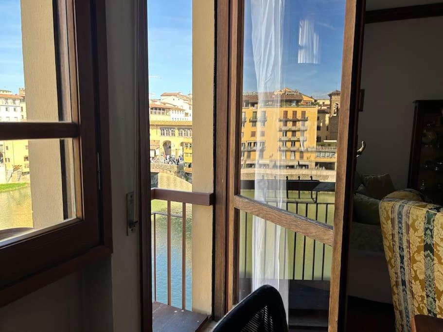 Ponte Vecchio View Apartment by FlorenceHospitality com photo 2
