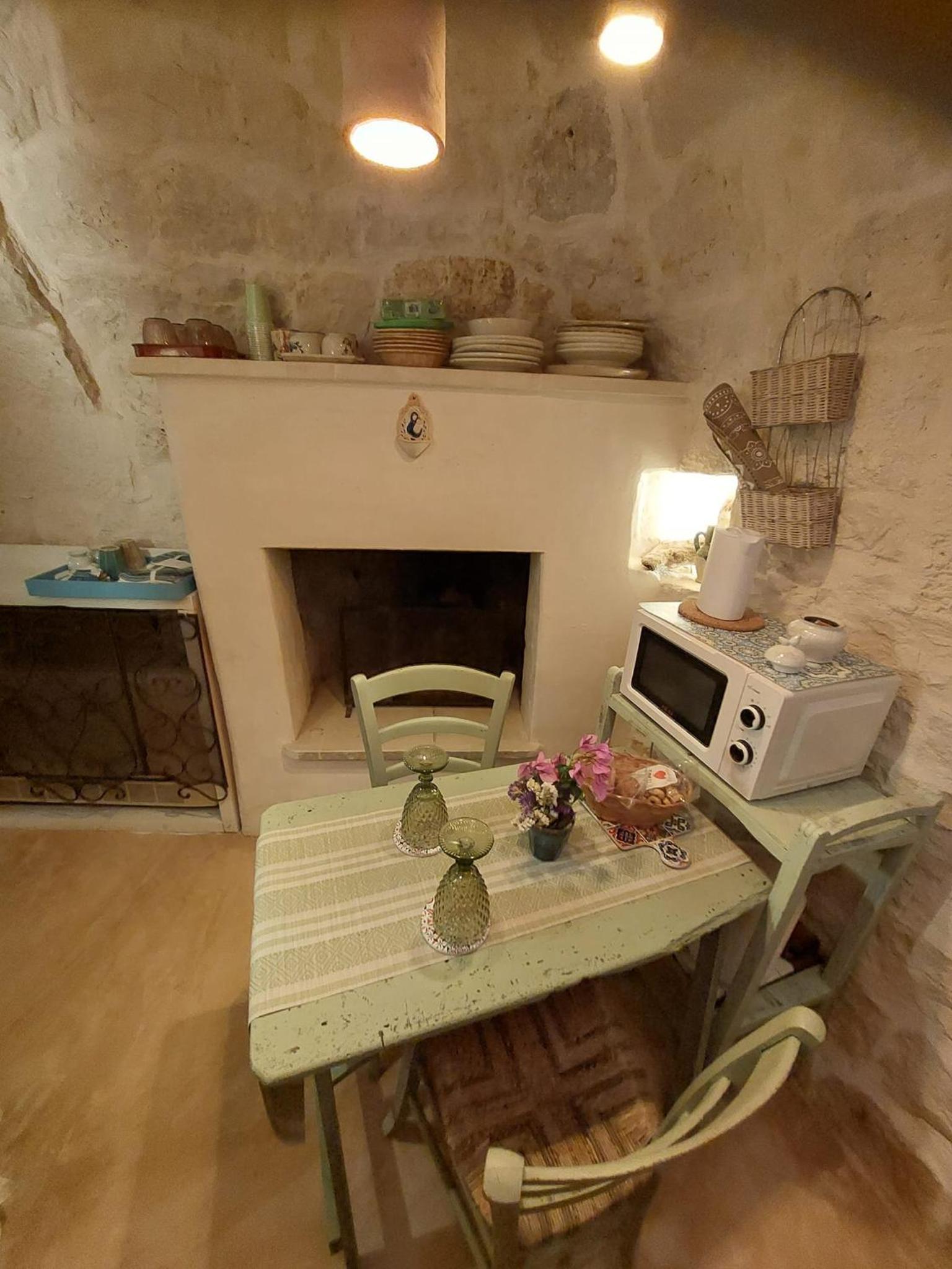 Conibianchi Trulli & YurtArt House photo 4