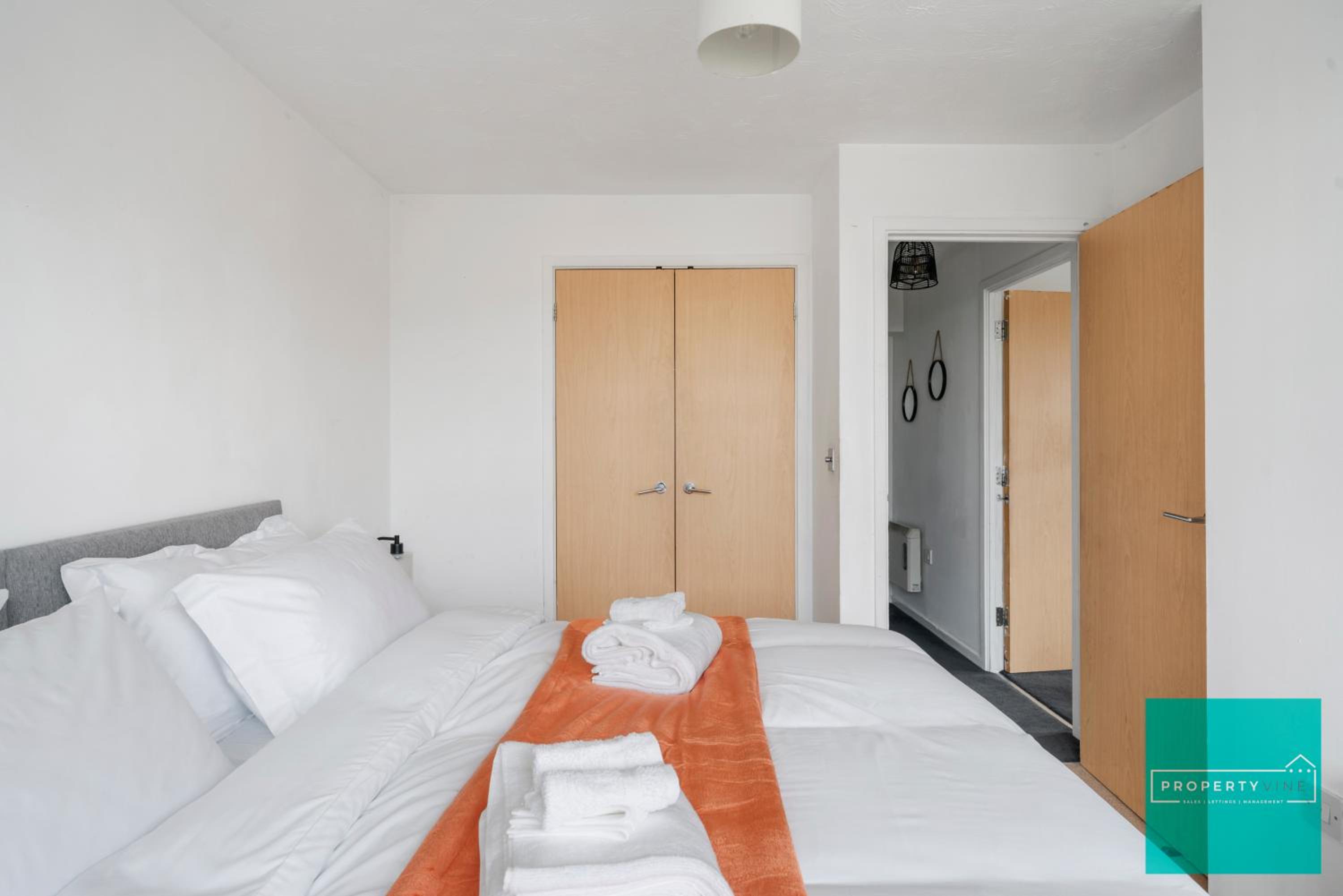 Luxury 2 bed, 2 bath apartment in North London