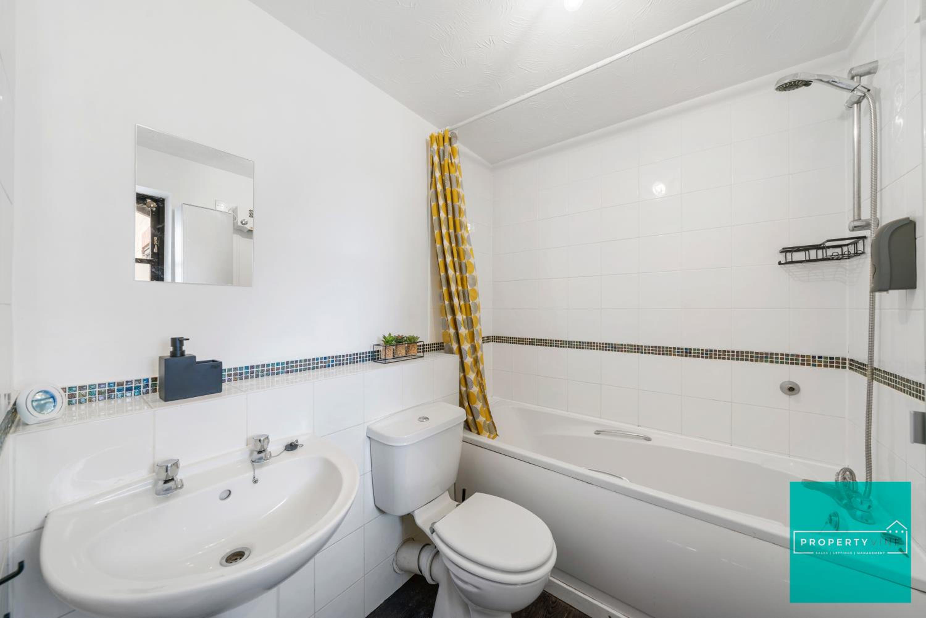 Luxury 2 bed, 2 bath apartment in North London