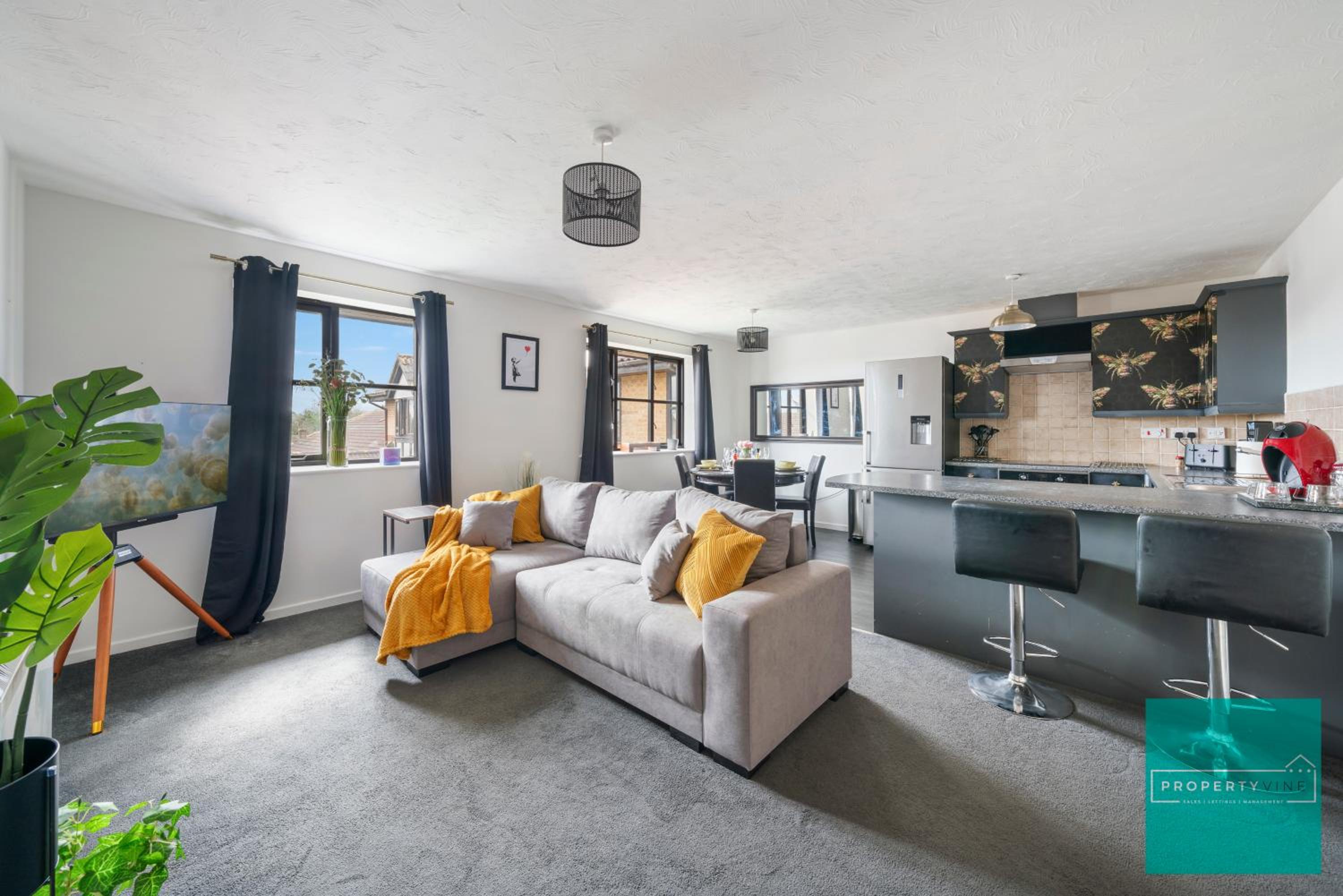 Luxury 2 bed, 2 bath apartment in North London