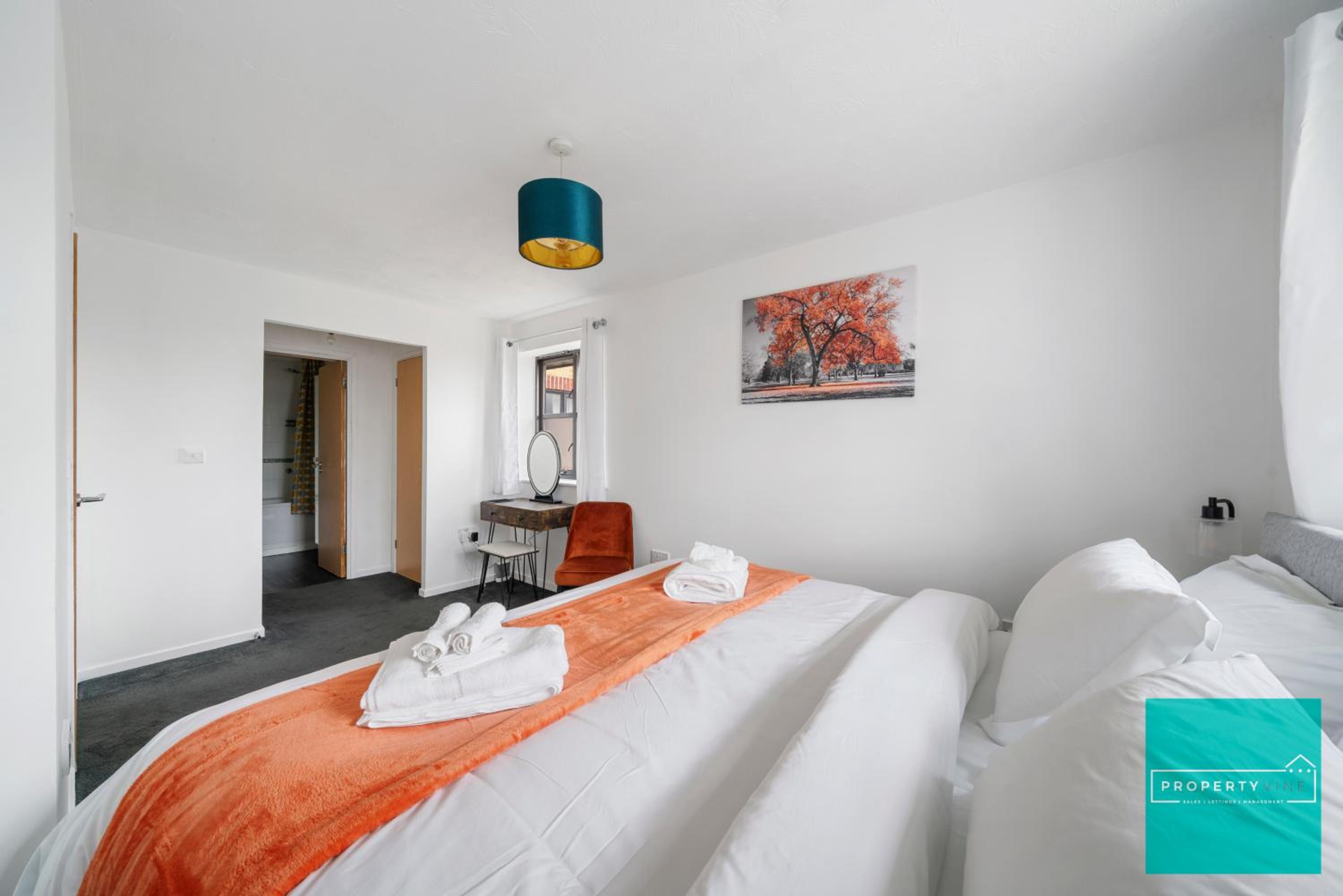 Luxury 2 bed, 2 bath apartment in North London