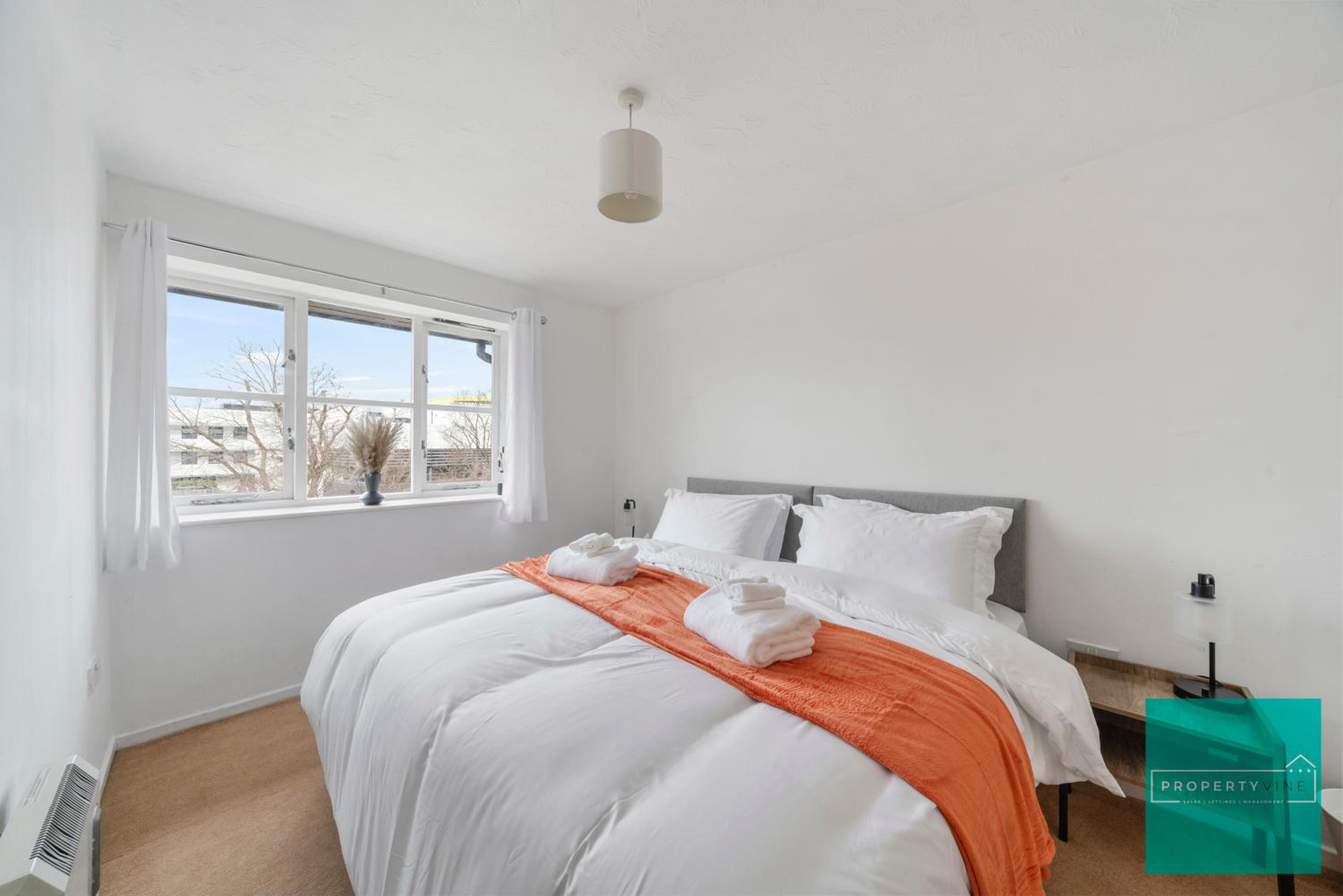 Luxury 2 bed, 2 bath apartment in North London