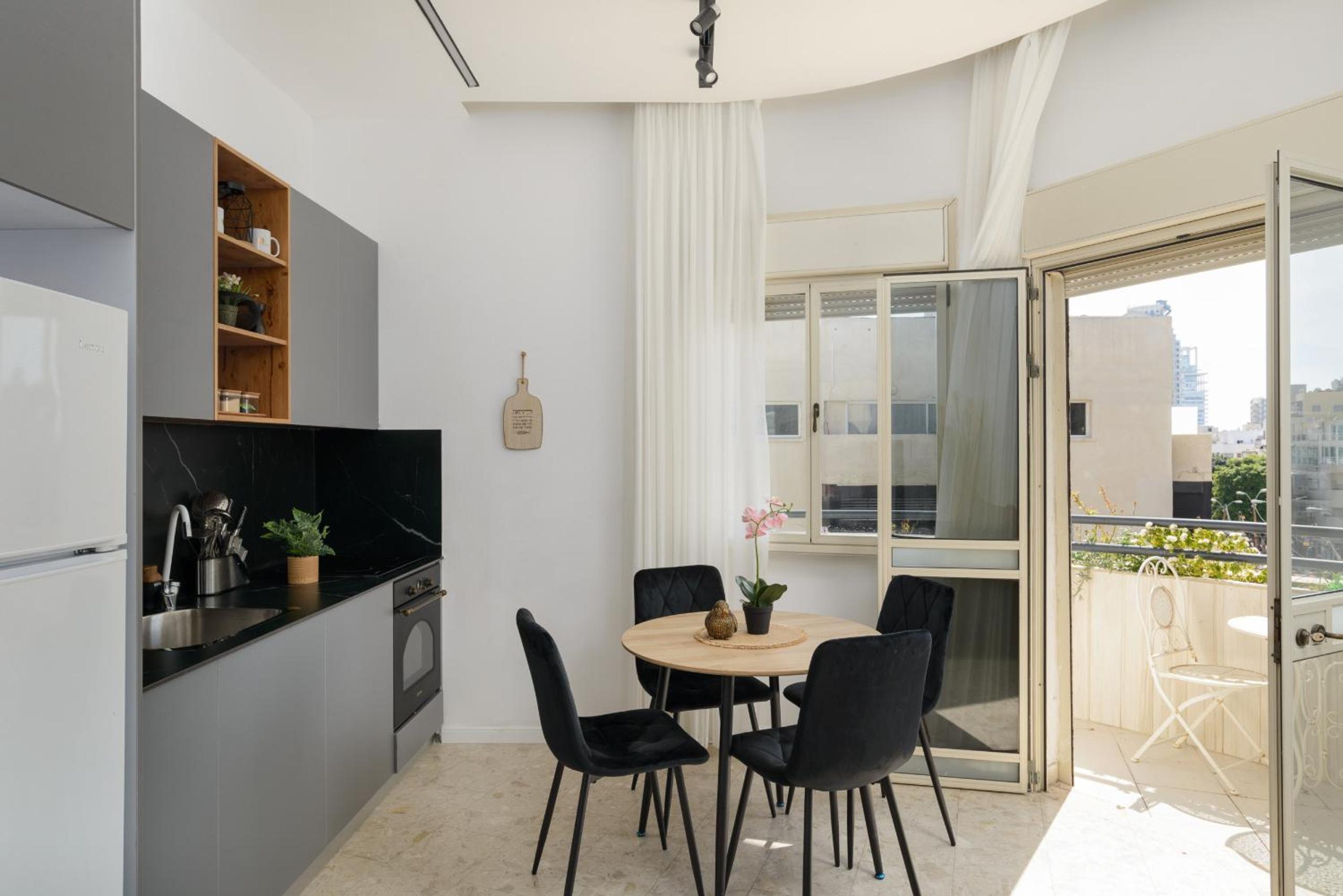 Bauhaus 2BR with Sea View & Balcony by FeelHome view 2