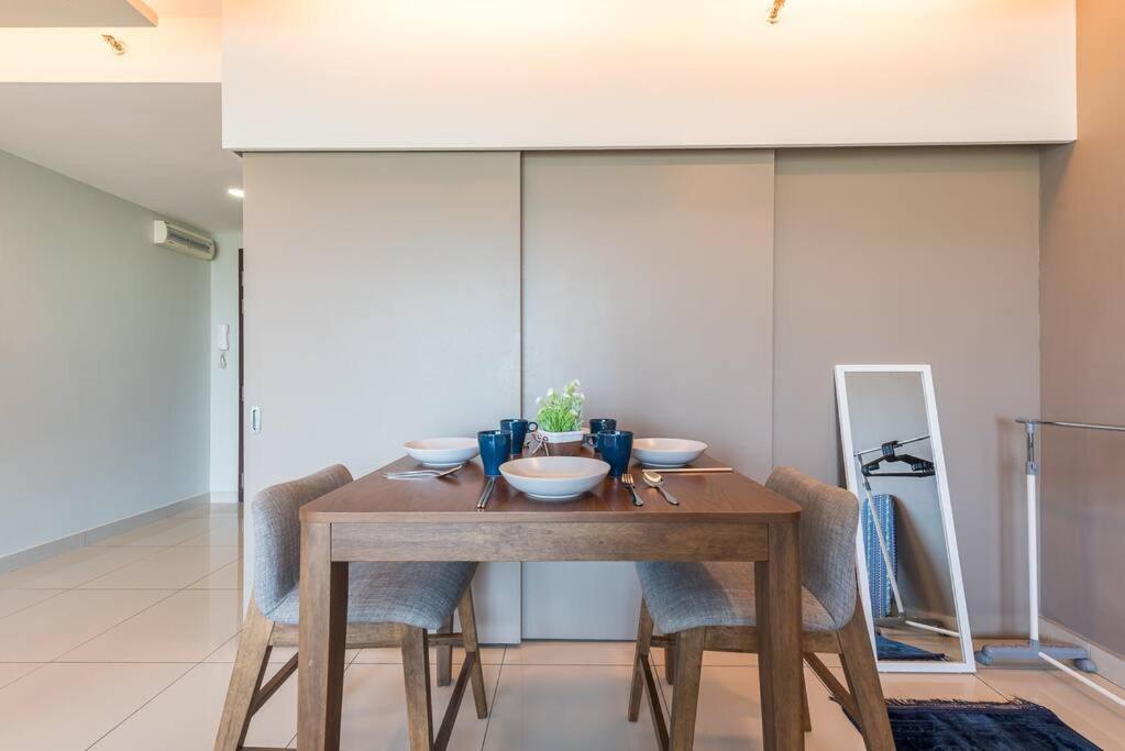2 Pax Cozy Holiday Home, Trefoil Setia Alam, SACC photo 8