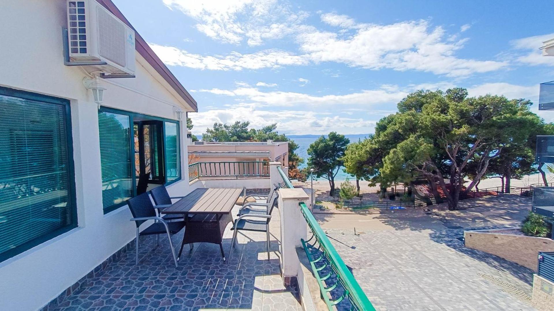 Apartments Ines - 15 meters from the beach