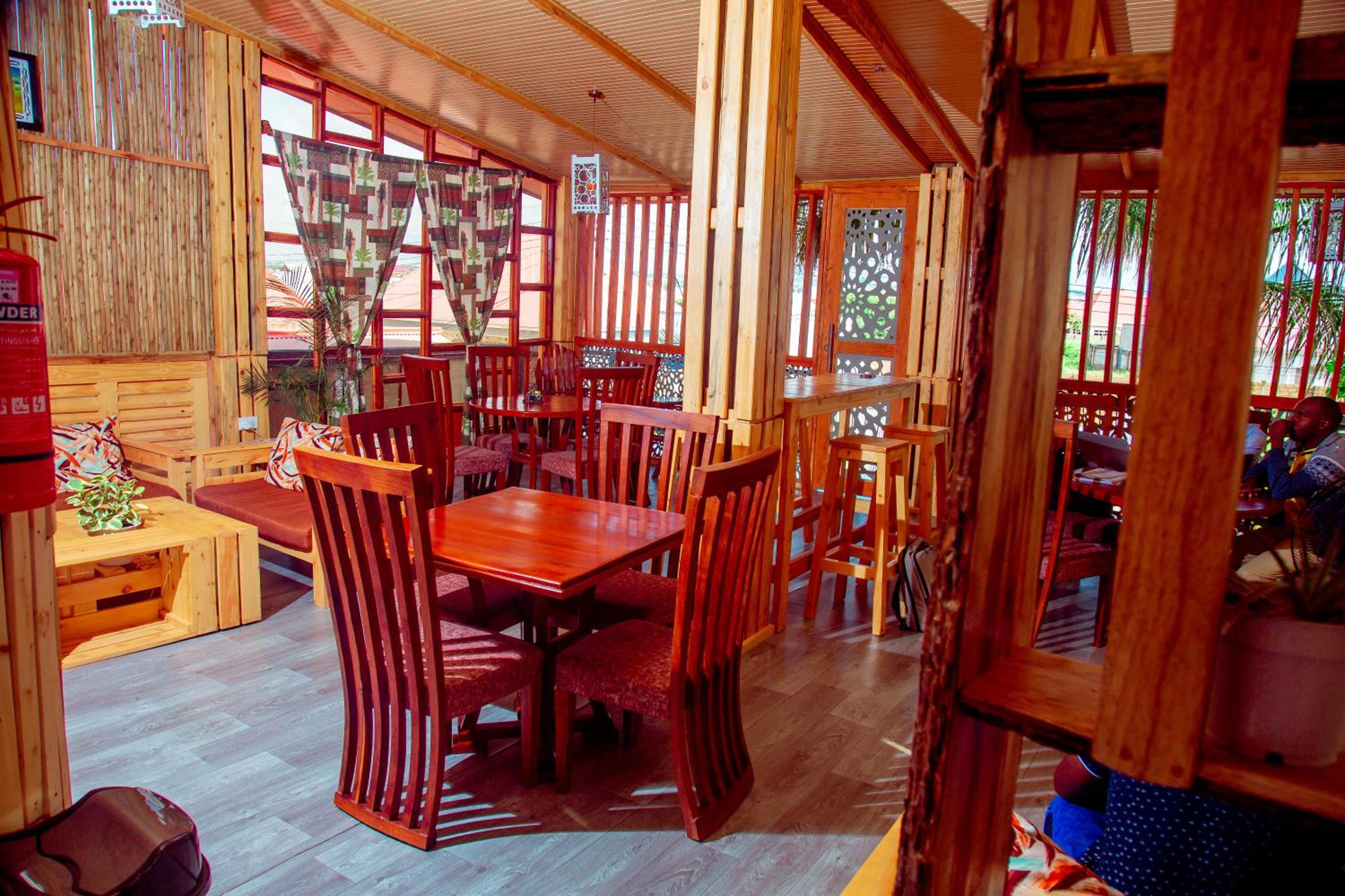 WILLOW INN