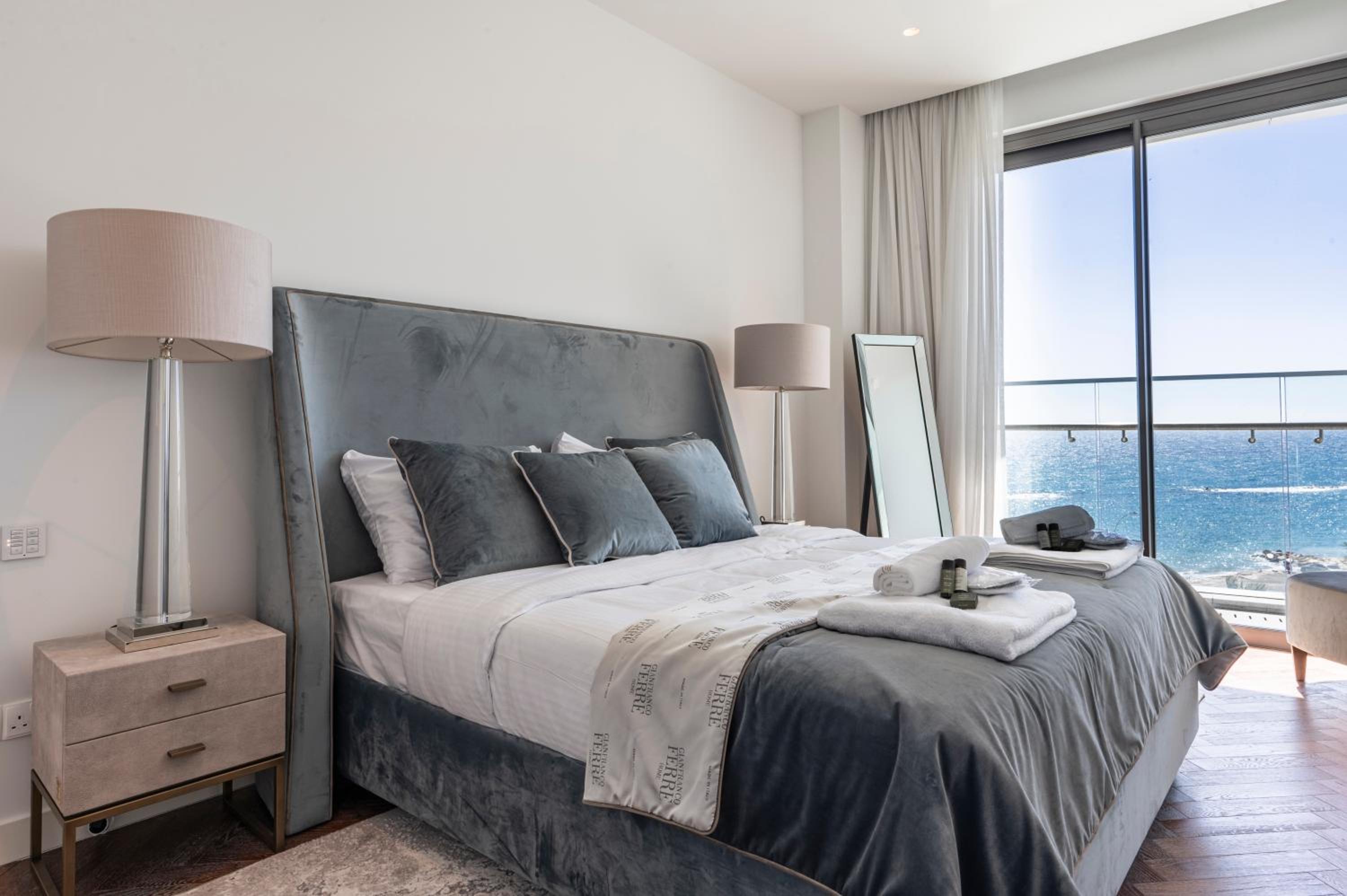 Del Mar Beachfront 'C' 2 Bedroom Residence